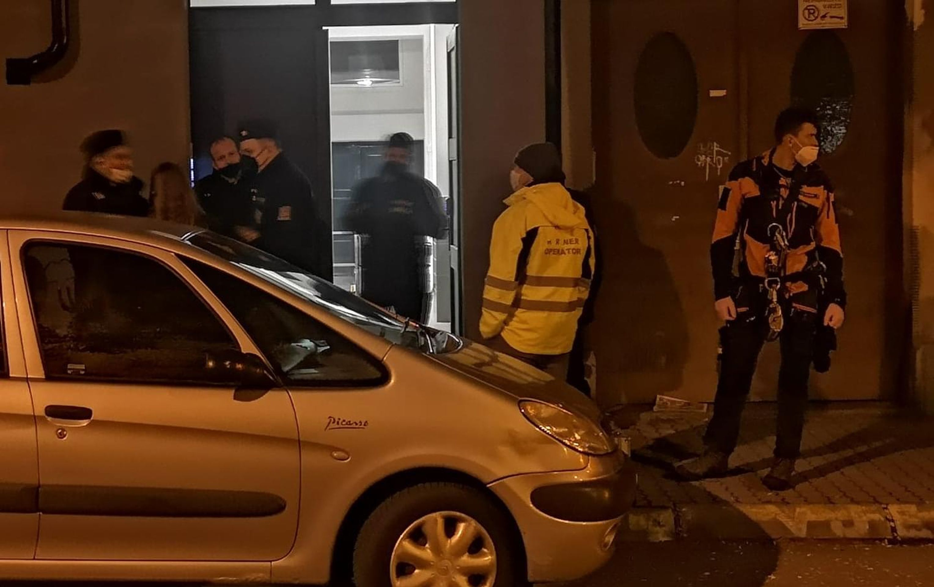 V Plzni našli mrtvého mladíka - V Plzni našli mrtvého mladíka (6/8)