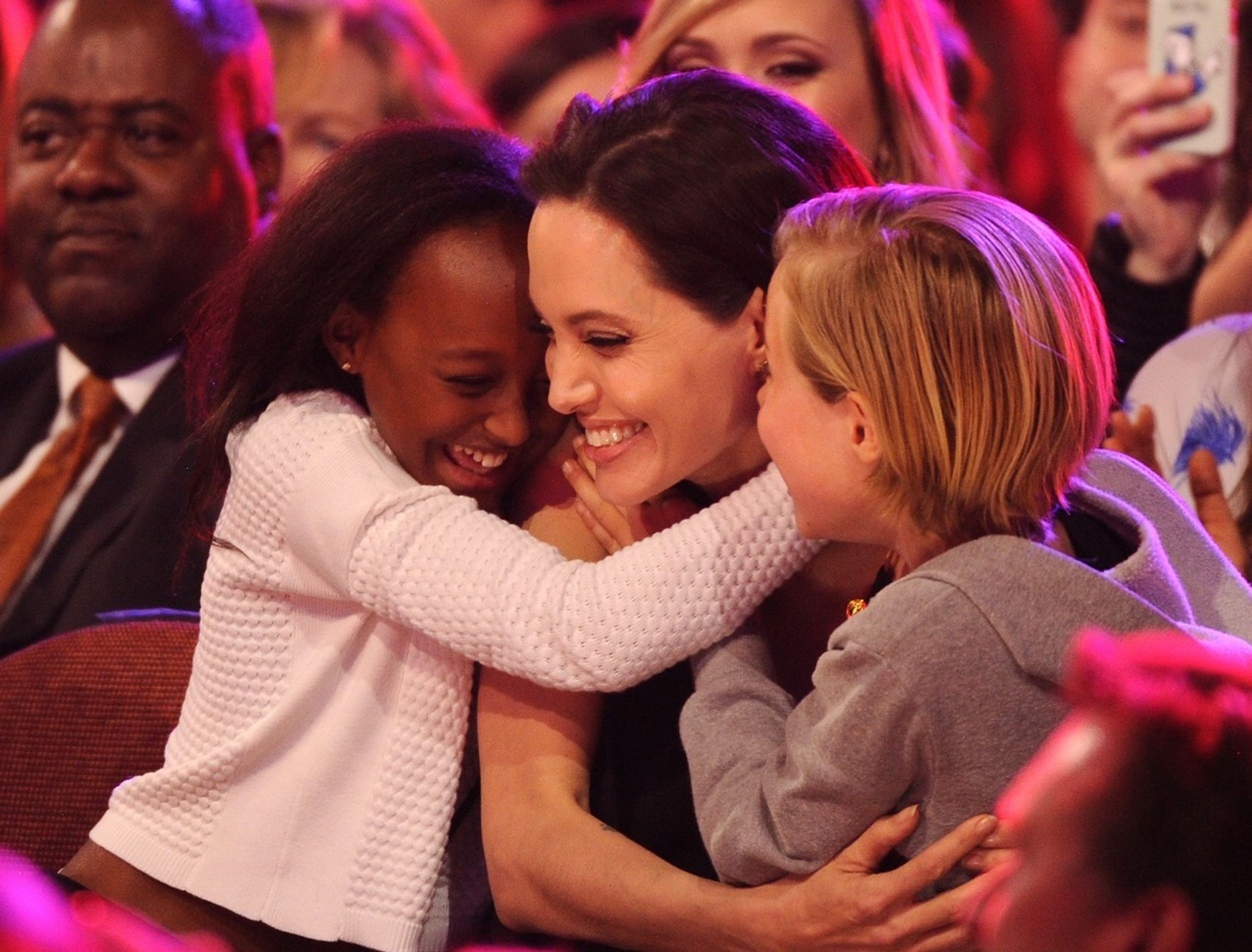 Angelina Jolie s dětmi - 1 - GALERIE: Angelina Jolie s dětmi (1/7)