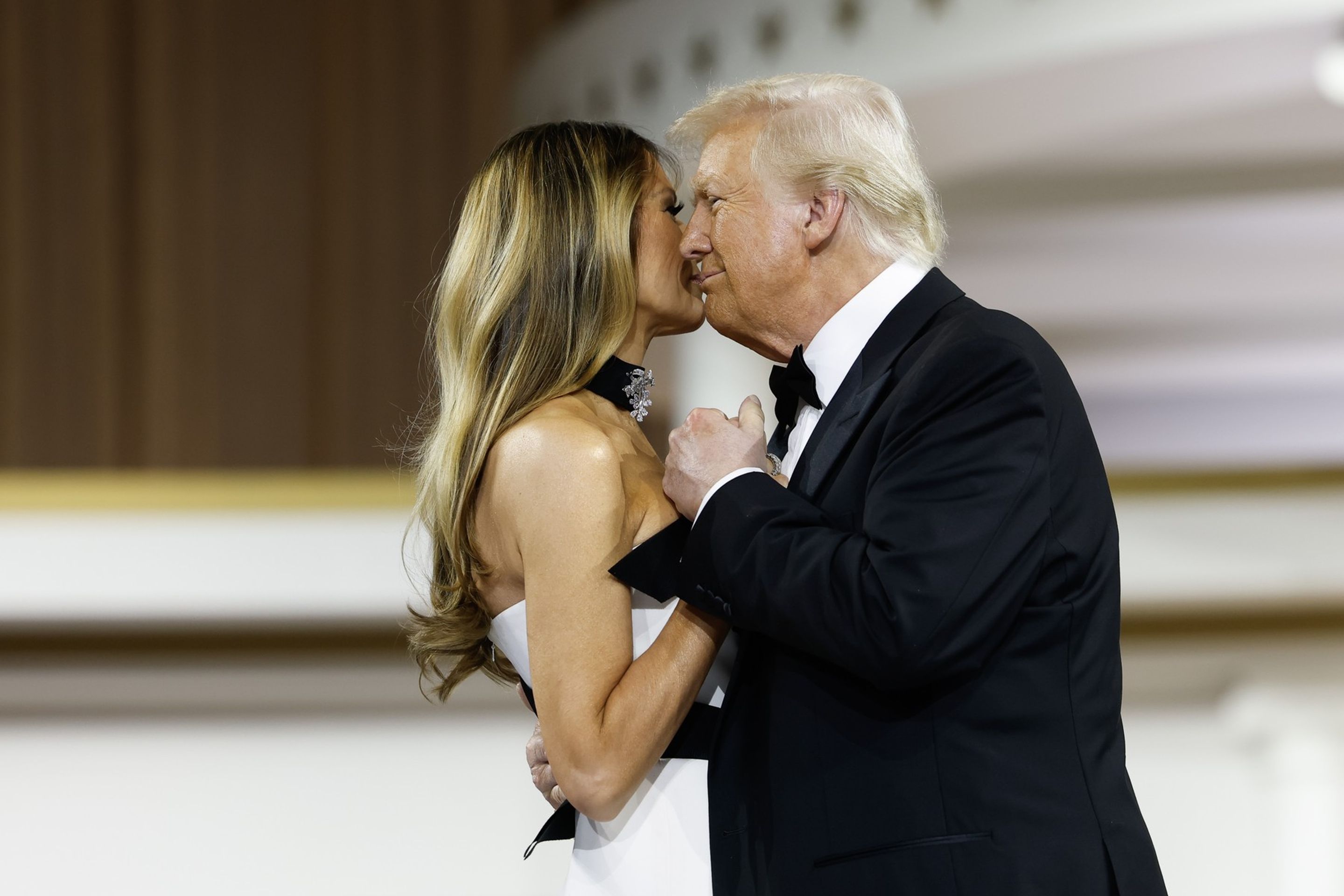 Donald Trump s manželkou Melanií na inauguračním plese po složení přísahy - Melania Trumpová (1/14)