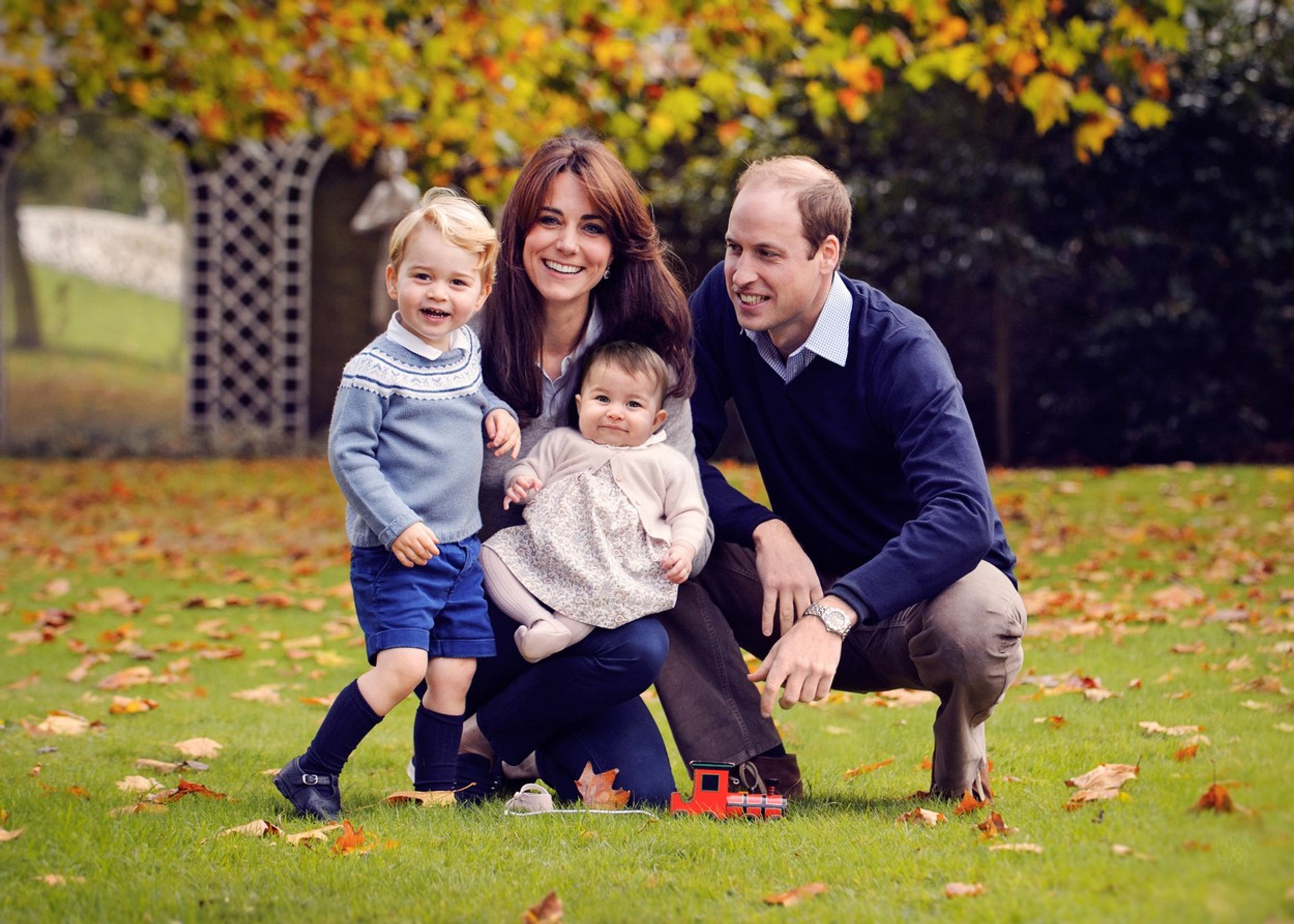 Kate a William s dětmi - Princezna Kate s dětmi (26/33)