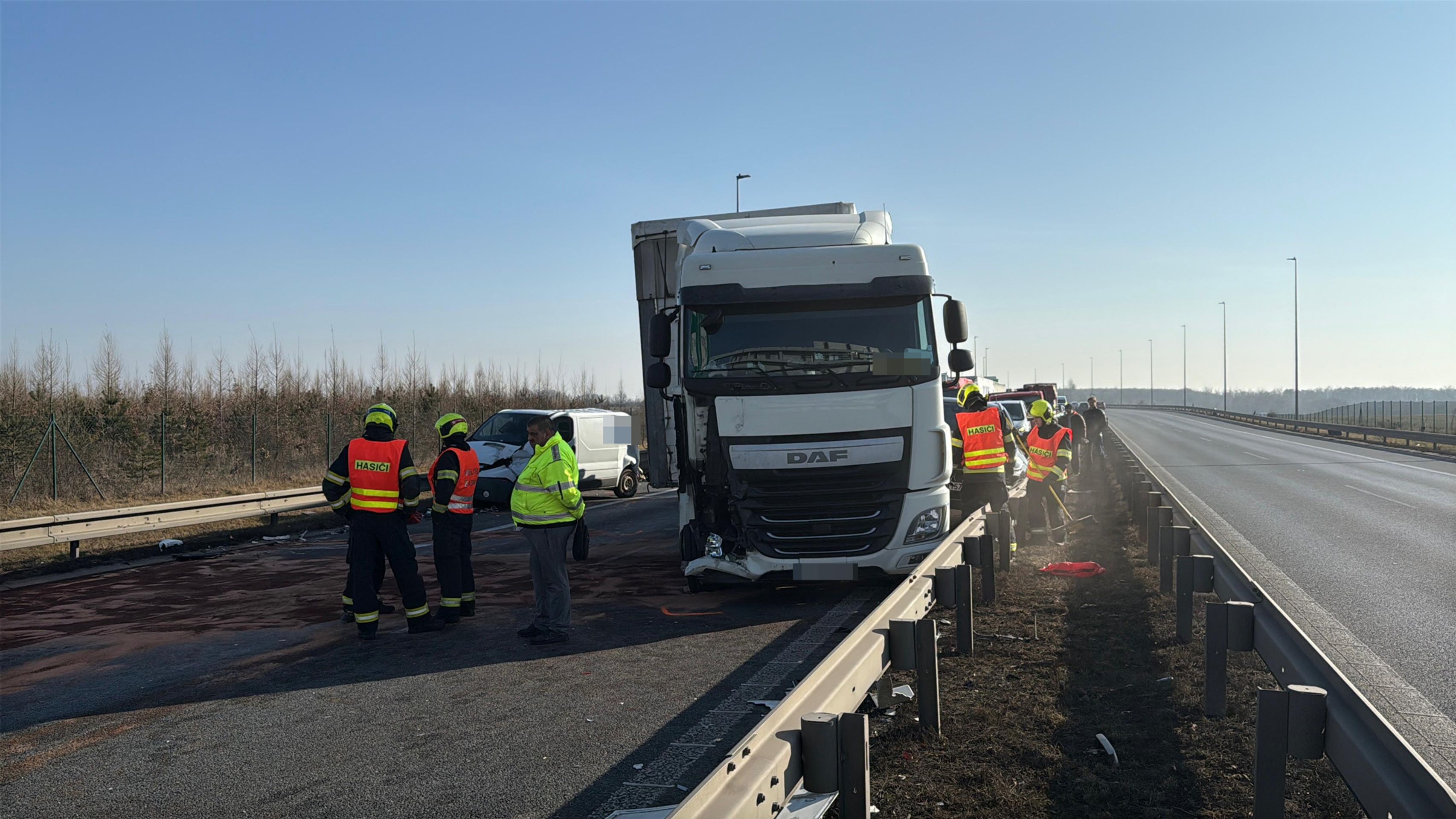 Vážná dopravní nehoda v ulici Novopacká (5) - Vážná dopravní nehoda v ulici Novopacká (6/12)