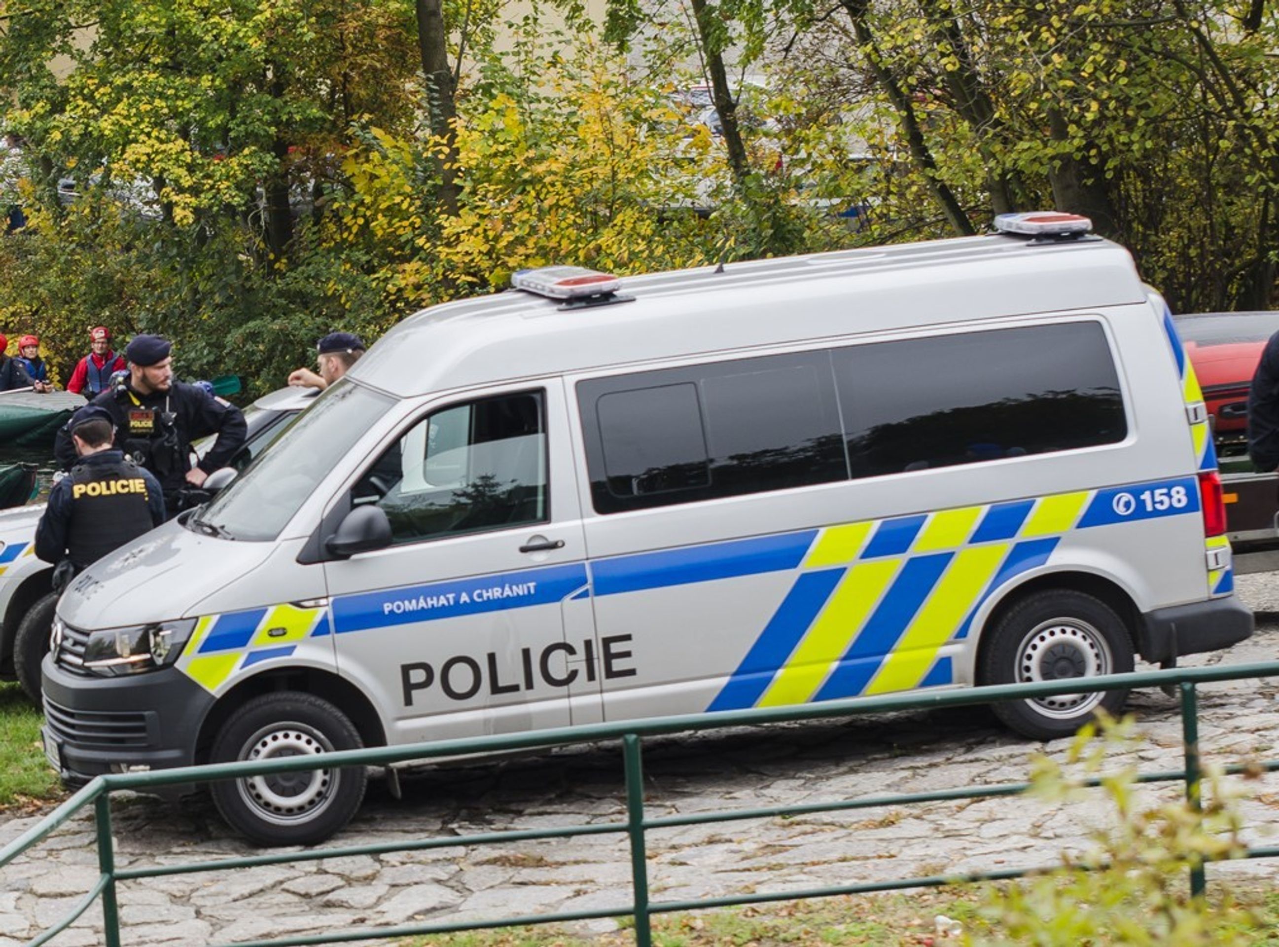 Z pražského potoka vyplavala mrtvola - 2 - GALERIE: V pražském Botiči byla nalezena mrtvola (5/6)