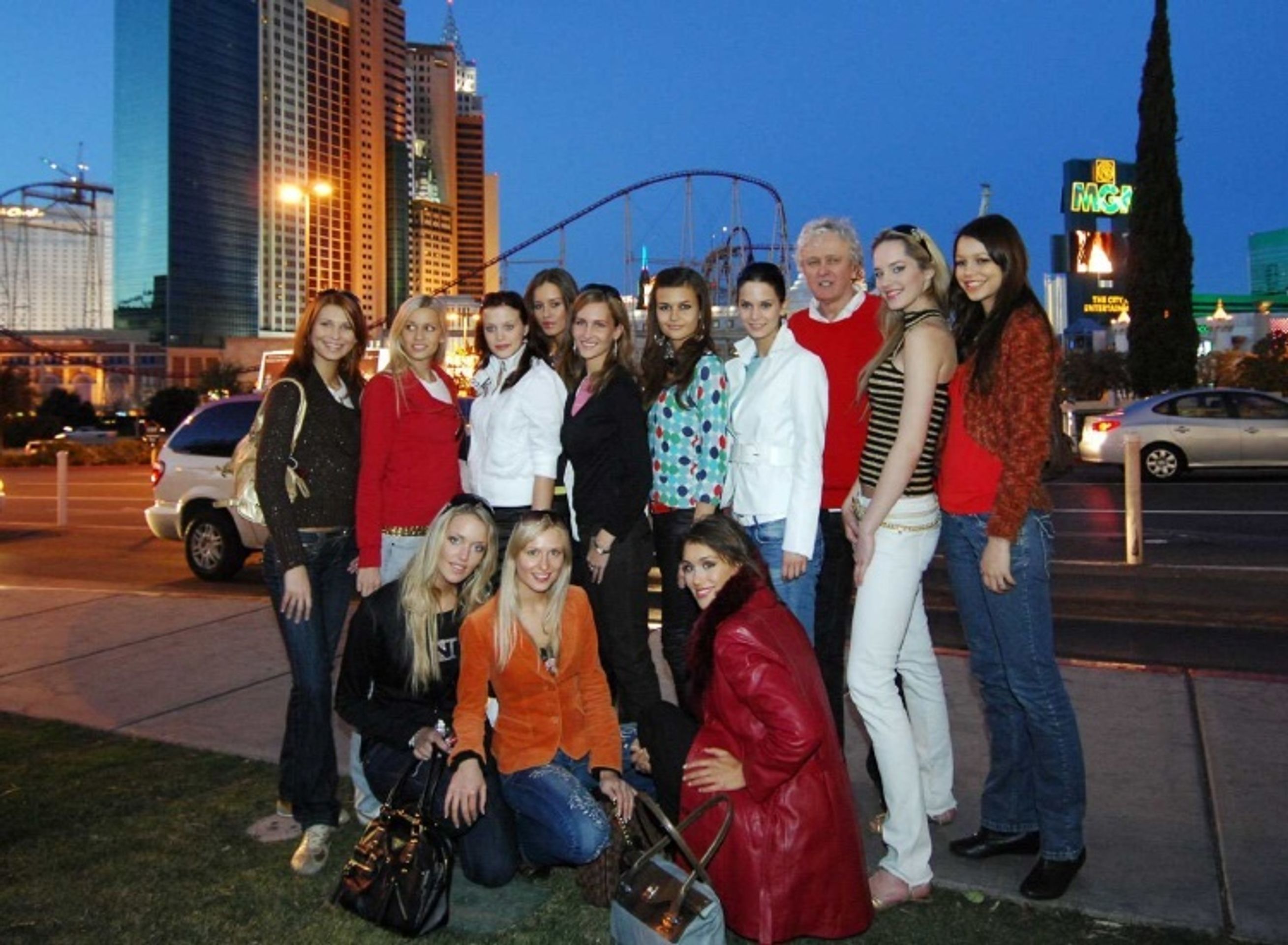 Finalistky Miss ČR ve škole v Las Vegas - Missky jsou ve škole a ne ledajaké! (2/3)
