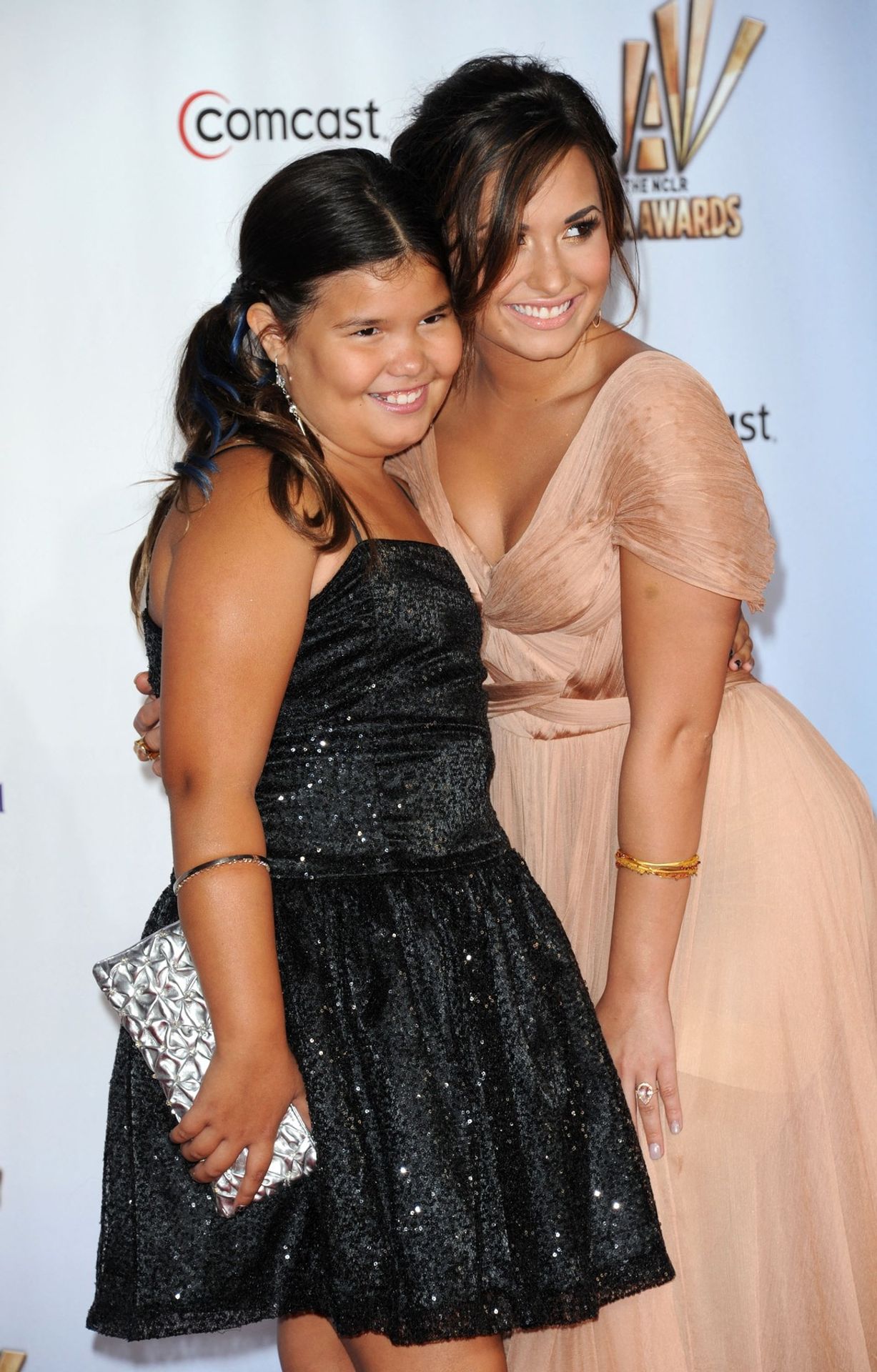 Madison De La Garza a Demi Lovato, 10. 9. 2011 Santa Monica - Madison De La Garza (3/4)