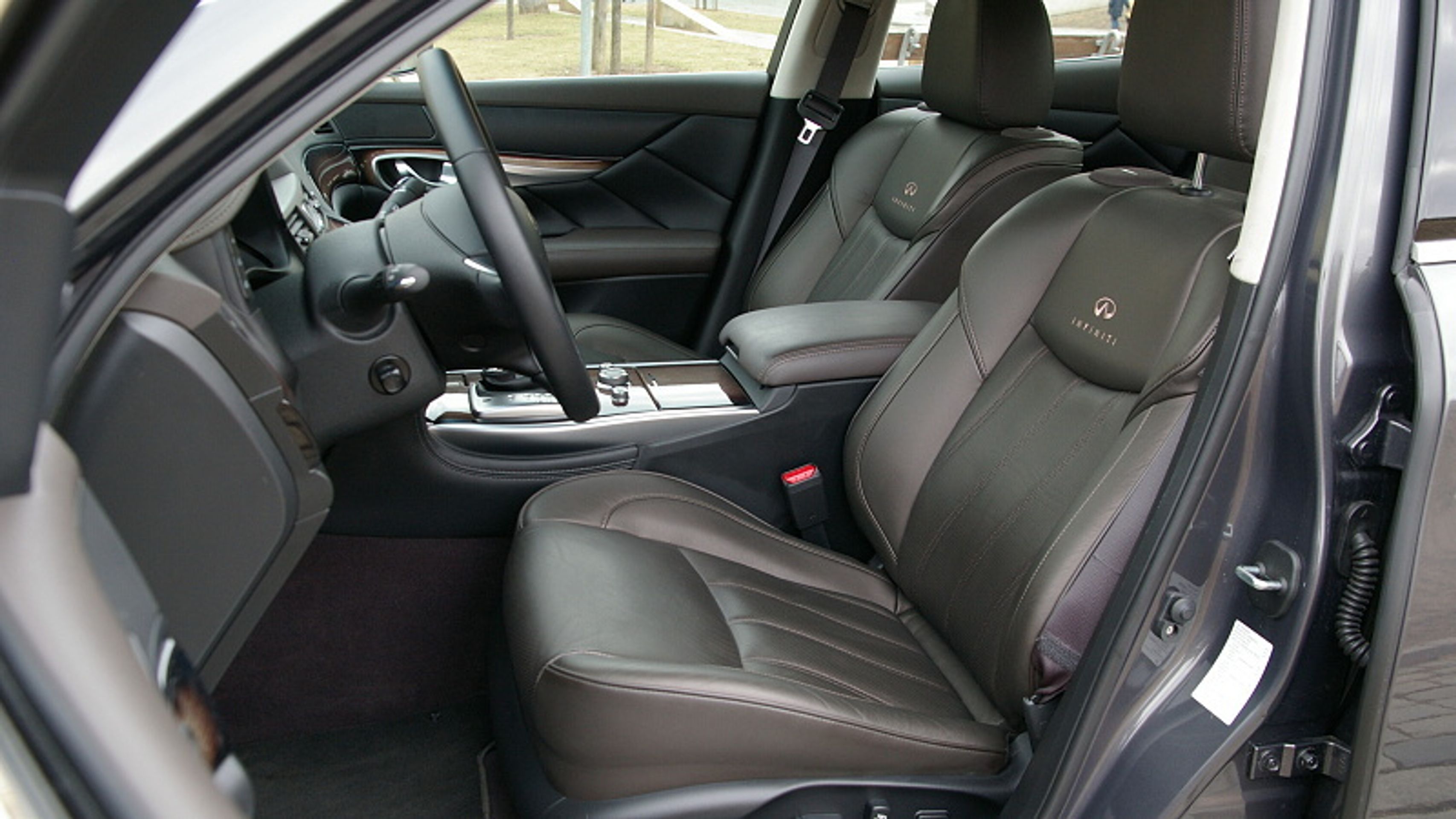 Infiniti M60d - 6 - GALERIE Infiniti M60d (6/10)
