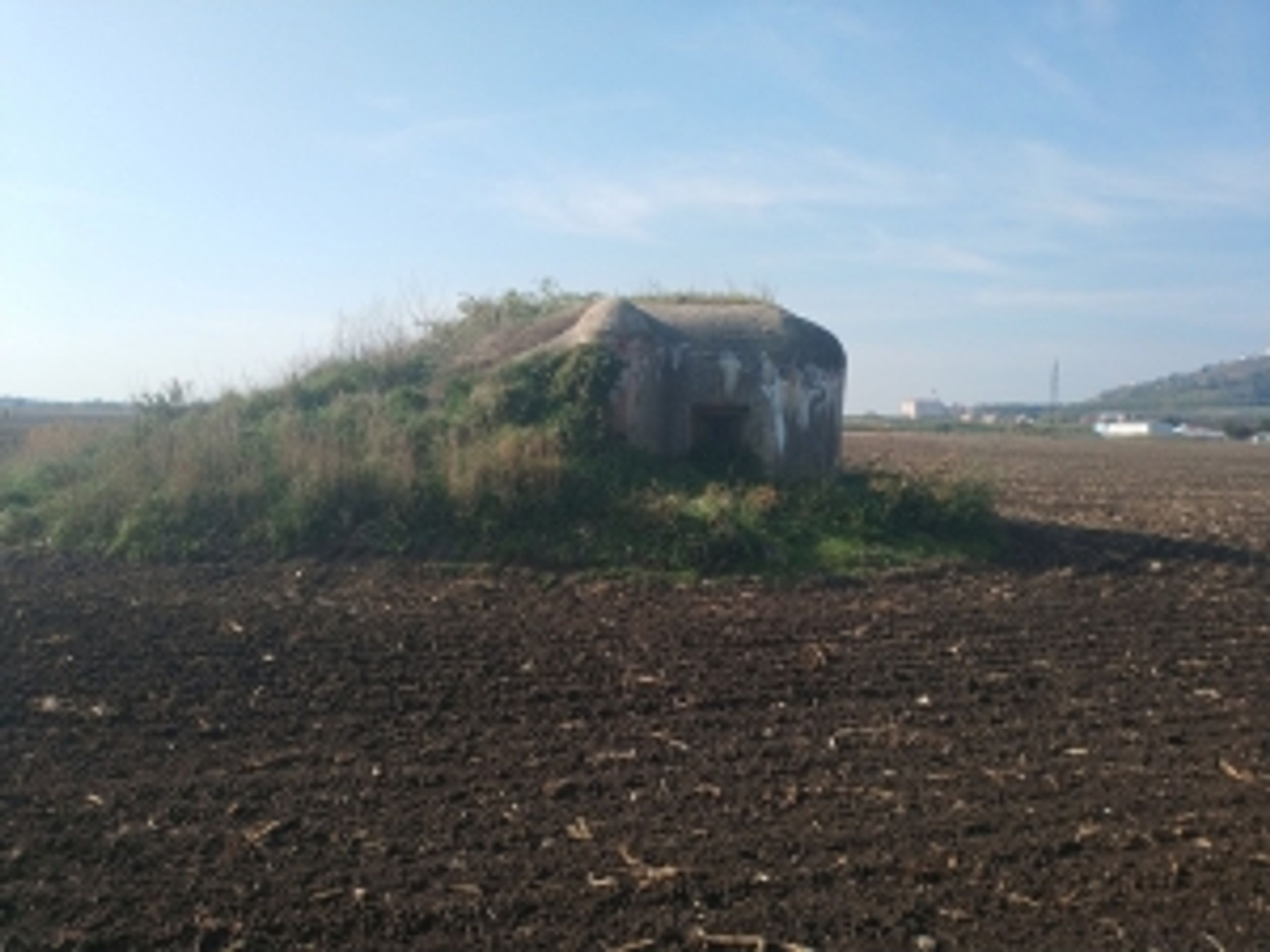 Nabídka nemovitého majetku - bunkr s pozemkem („řopík“) SLO VEČ 731OL, Mikulov - GALERIE: Nabídka nemovitého majetku (26/45)