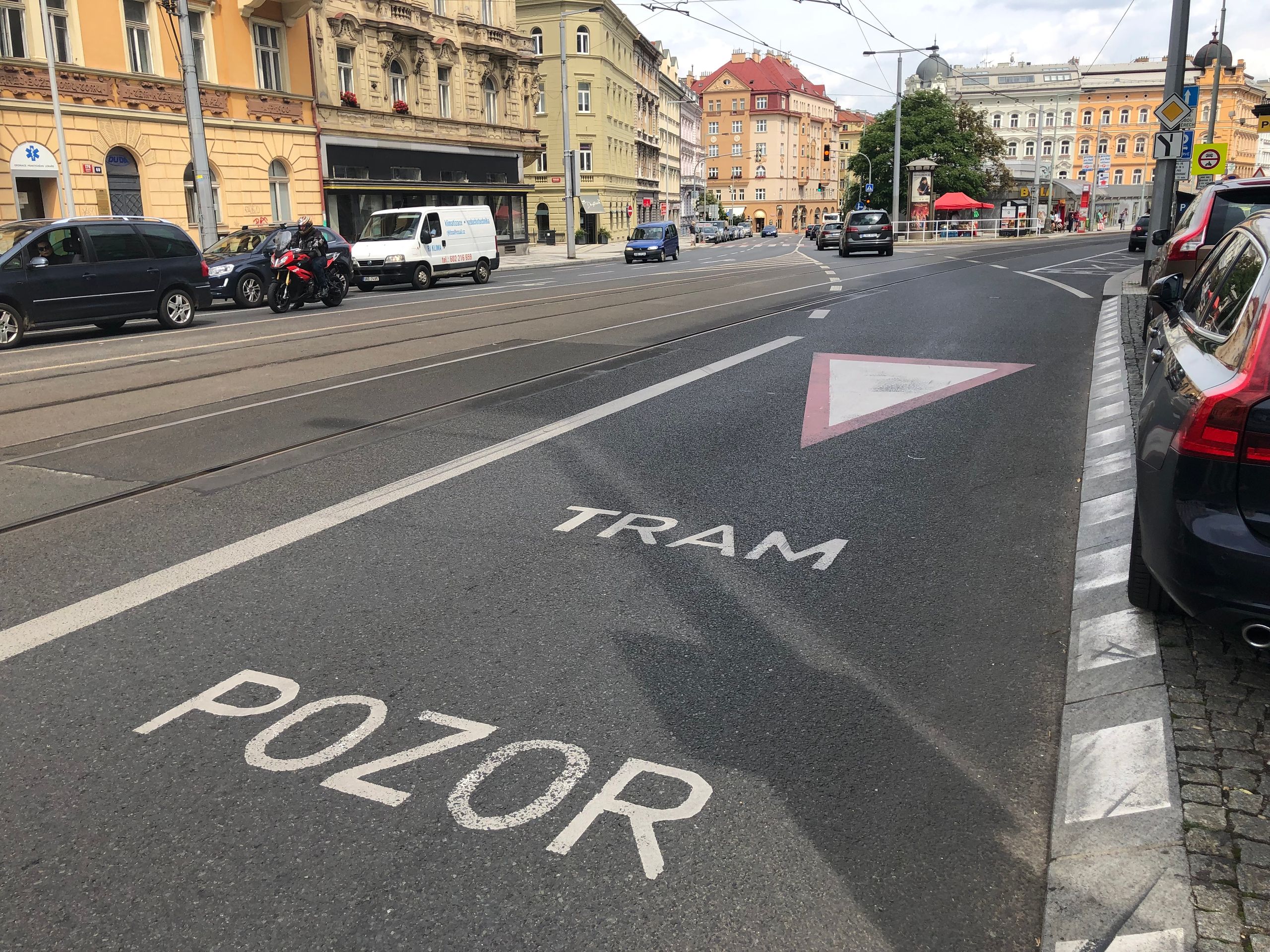 Dej přednost - GALERIE: Křížení s tramvají (6/6)