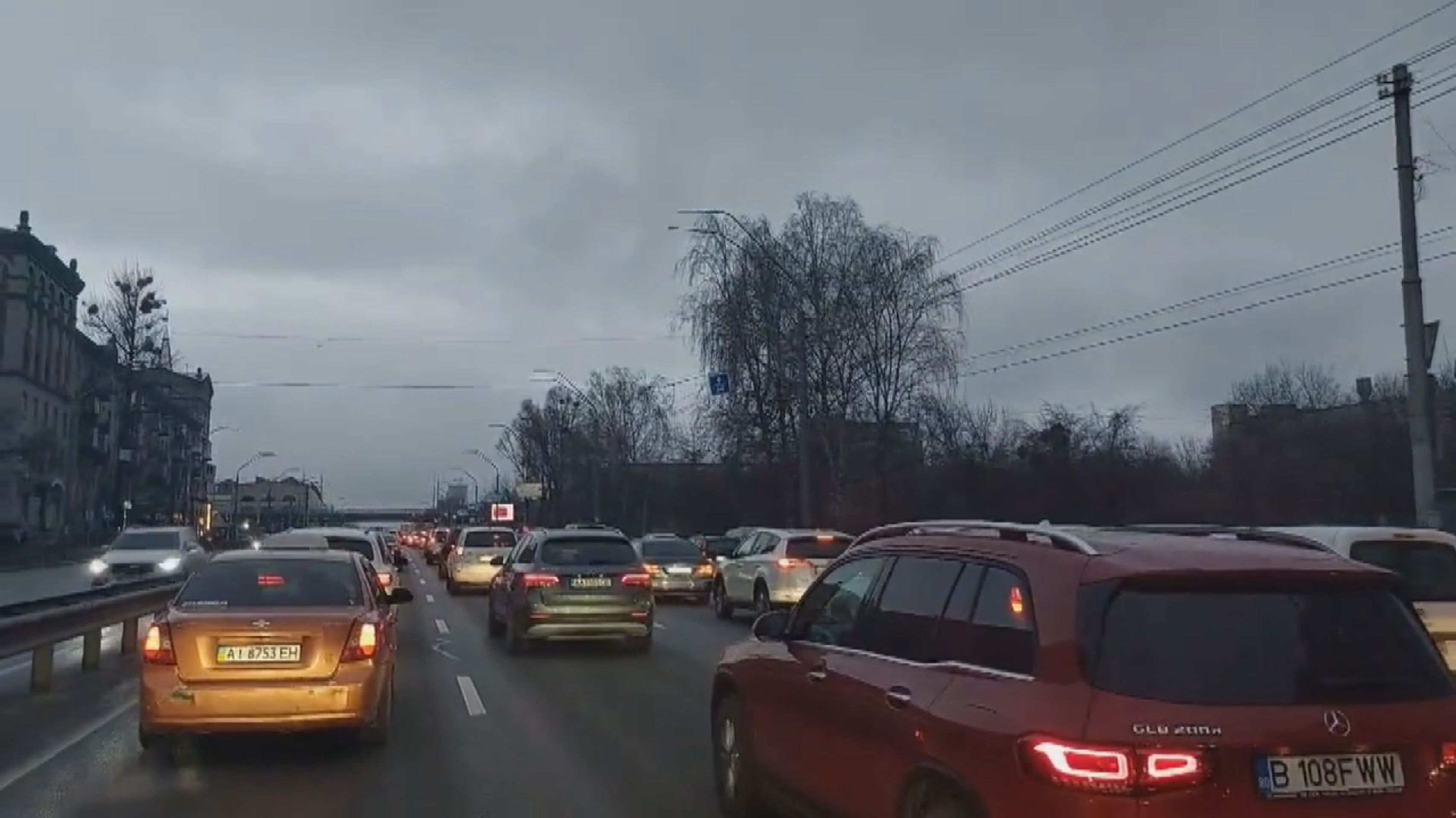 Nad hlavním městem Ukrajiny kvílí náletové sirény - Válka na Ukrajině (38/38)