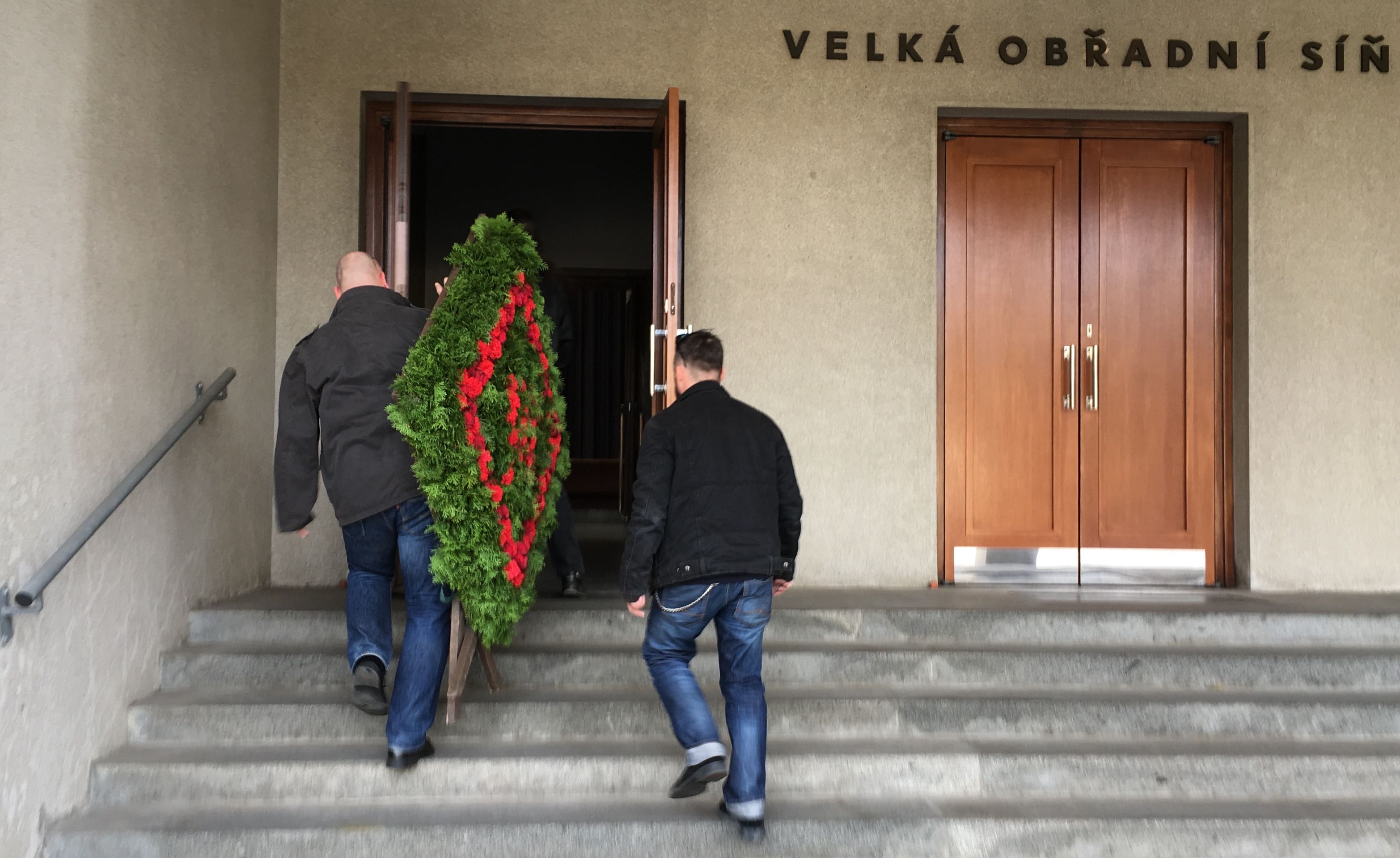 Rozloučení s hudebníkem Františkem Kacafírkem - GALERIE: Rozloučení s hudebníkem Františkem Kacafírkem (1/13)