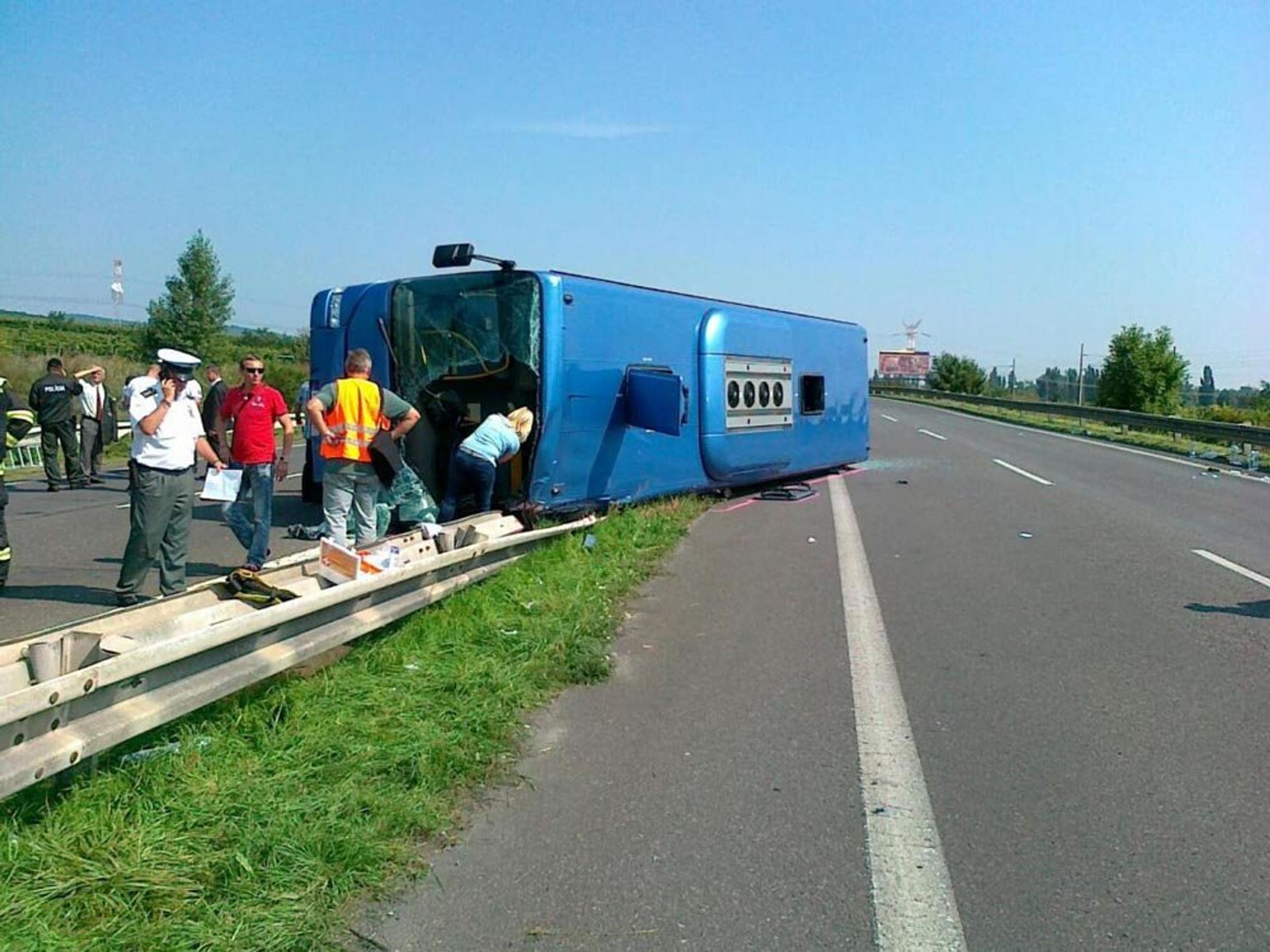 Nehoda autobusu v Bratislavě - 2 - Nehoda autobusu v Bratislavě (1/5)