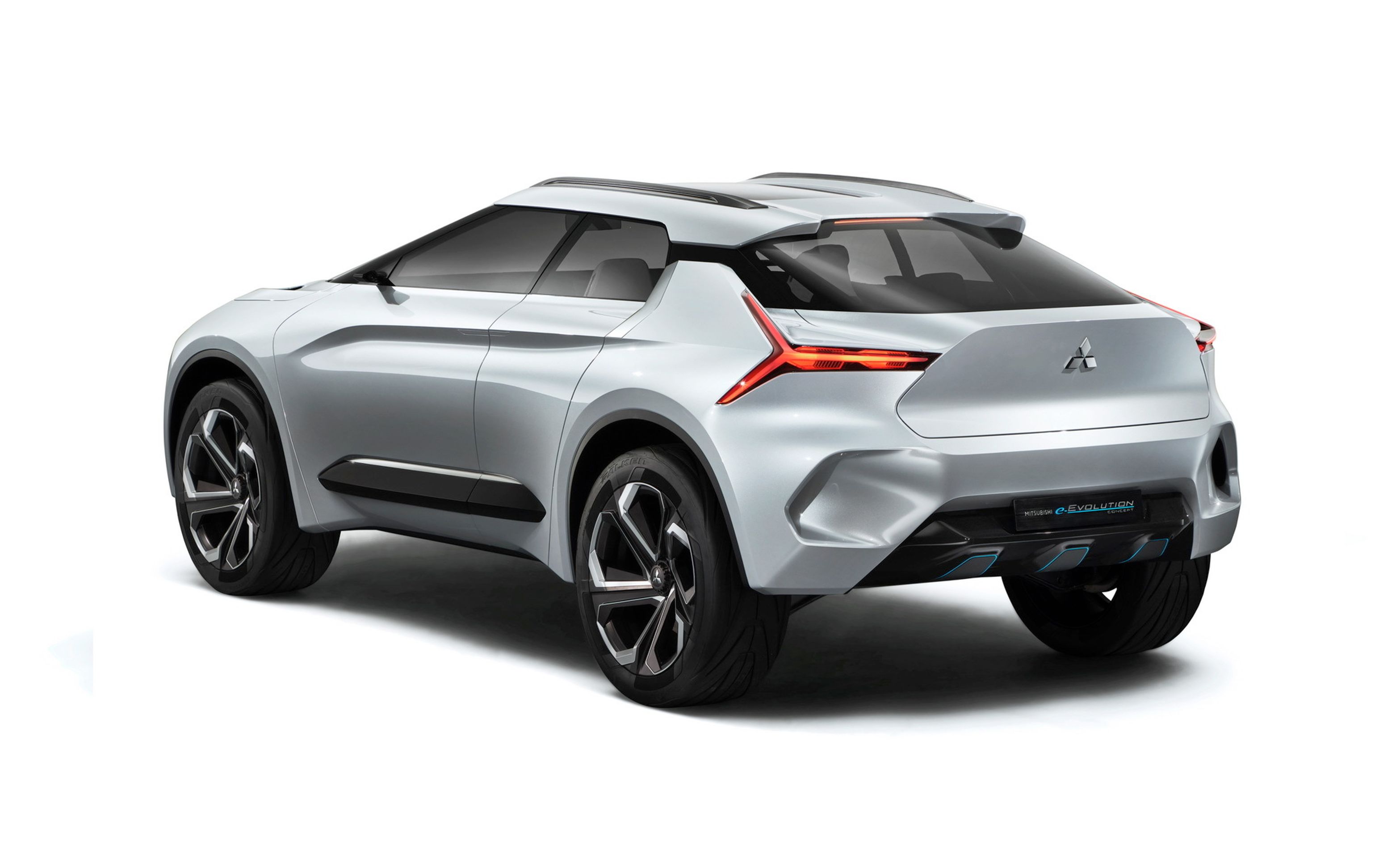 Mitsubishi - 8 - FOTOGALERIE: Mitsubishi e-Evolution Concept (1/4)