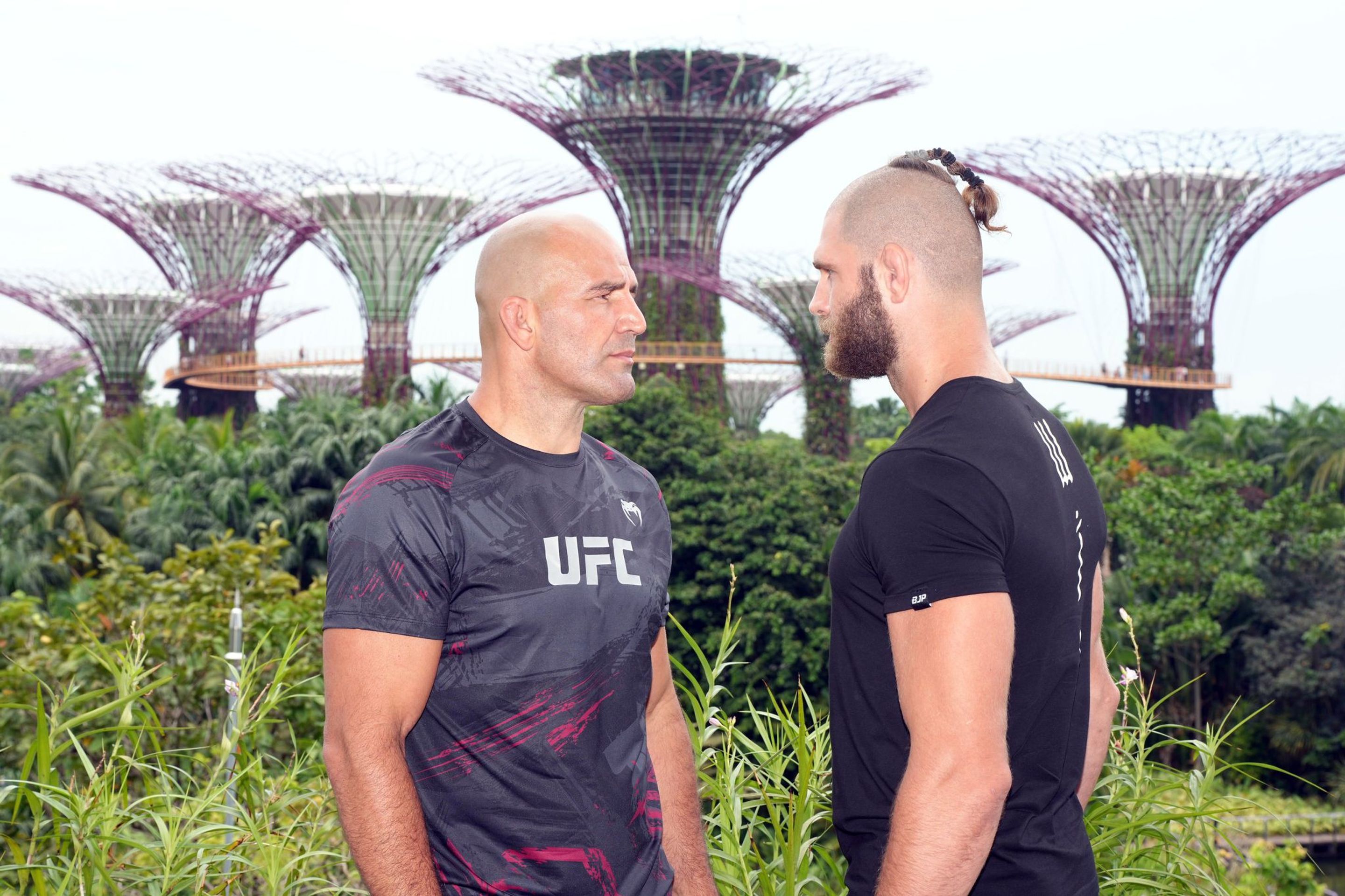 Glover Teixeira (vlevo) a Jiří Procházka - Týden Jiřího Procházky před titulovým zápasem na UFC 275 (13/16)