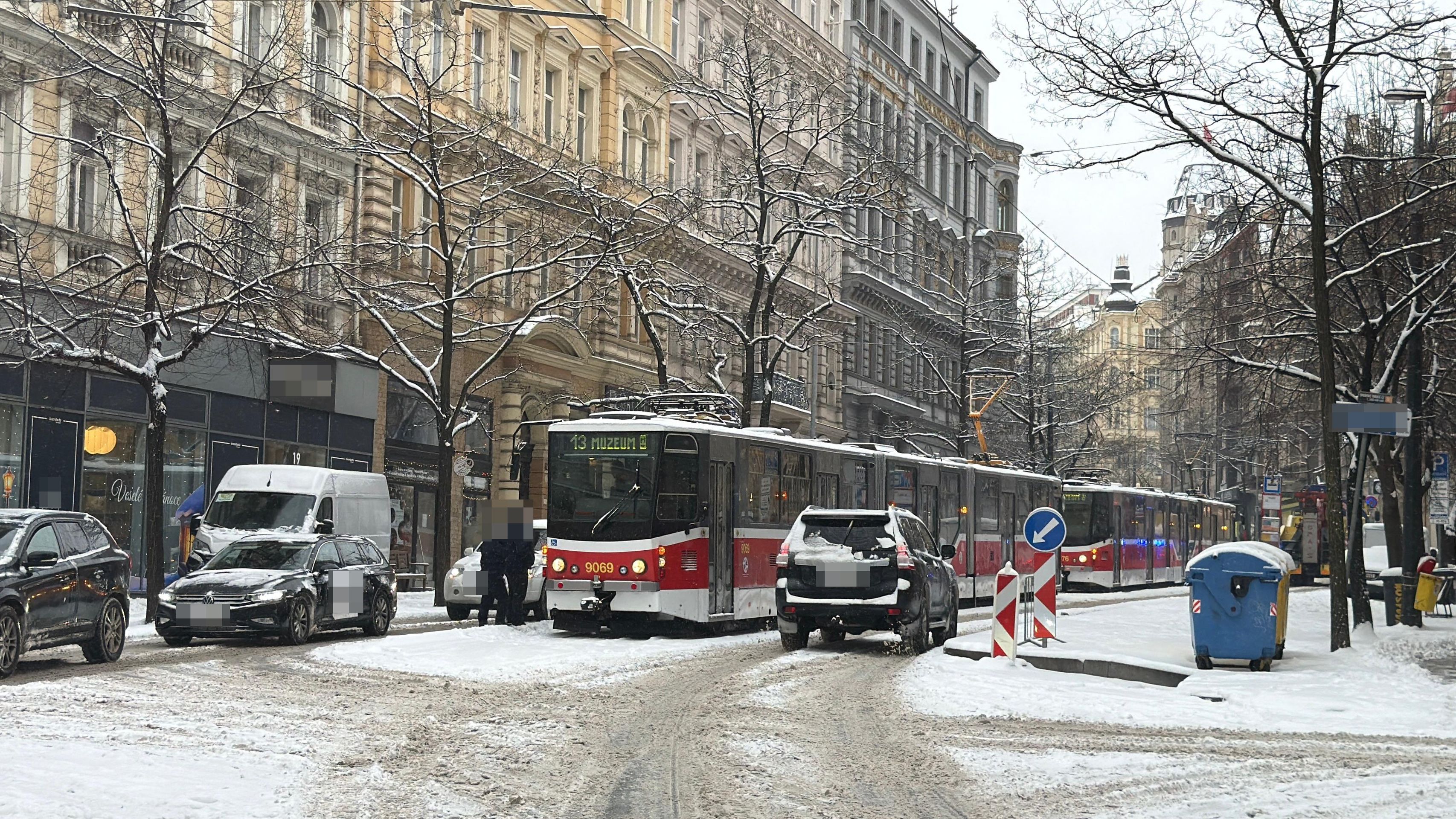 Zablokovaná Vinohradská ulice v Praze - Dopravní situace v Česku 9. 1. 2026 (21/55)