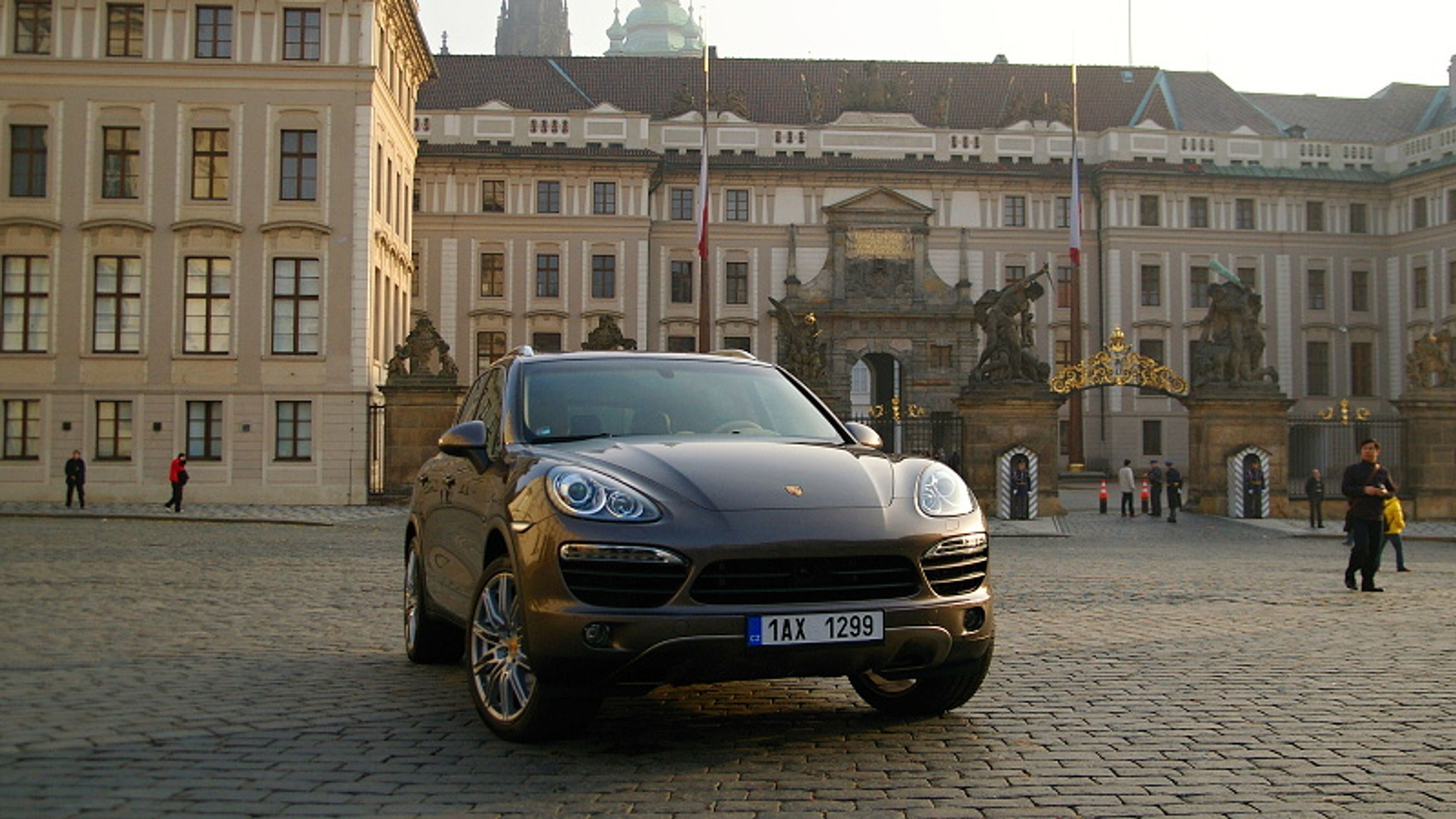 Porsche Cayenne Hybrid - 6 - GALERIE Porsche Cayenne Hybrid (3/14)