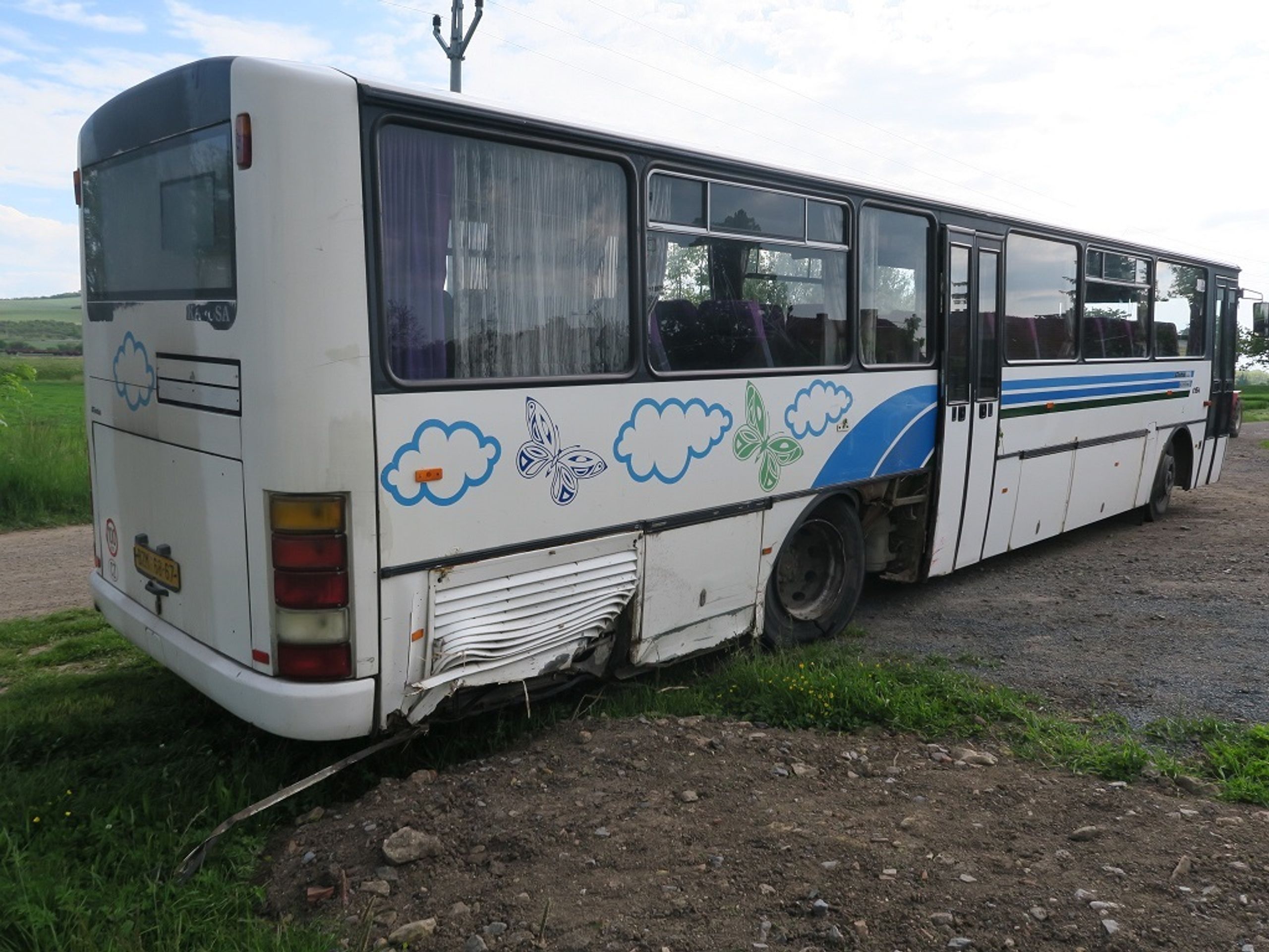 Mladík boural v odcizeném autobusu - 4 - GALERIE: Mladík boural v odcizeném autobusu (6/9)