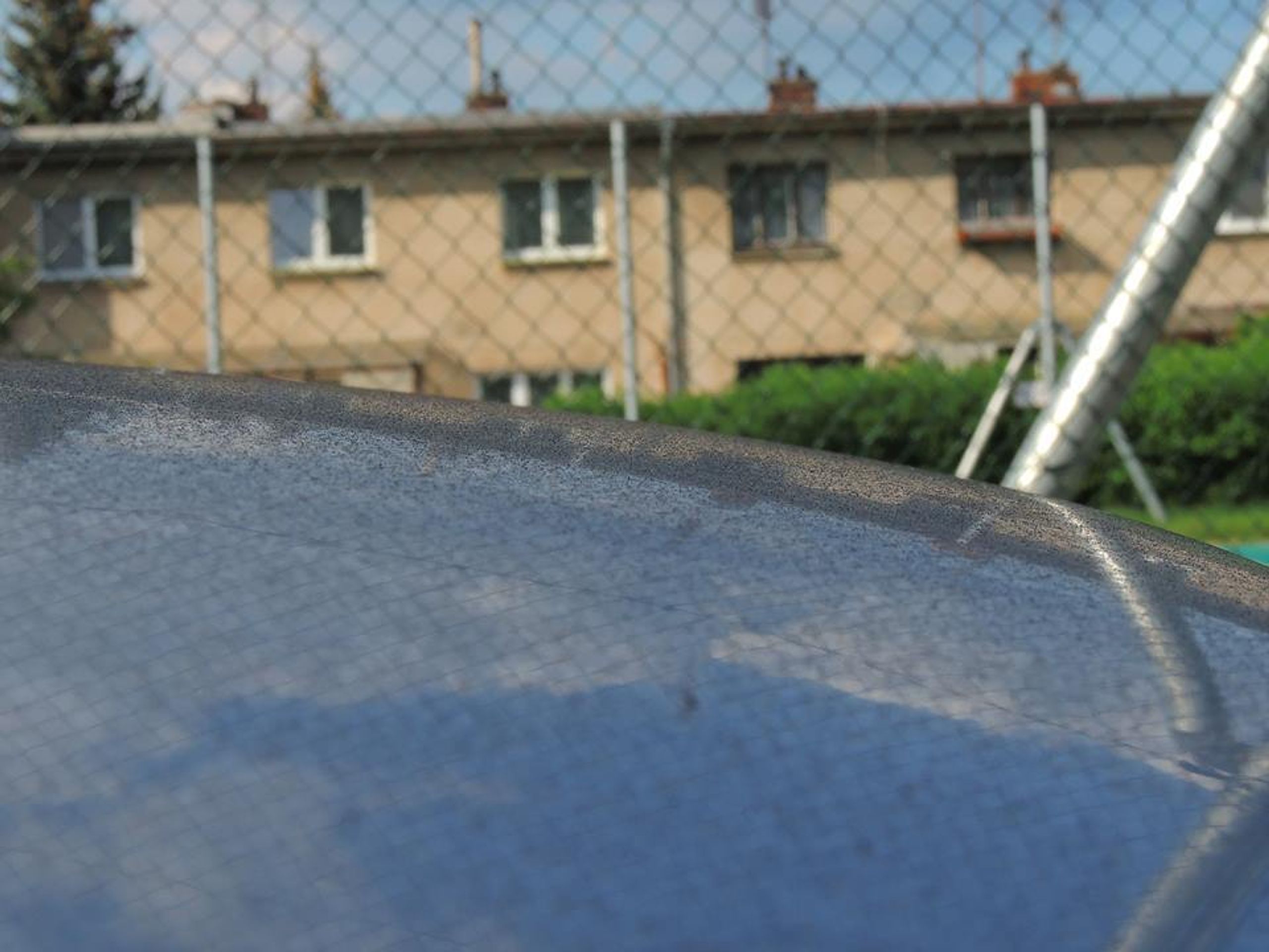 Poškozená auta v Čelákovicích - 3 - GALERIE: Poškozená auta v Čelákovicích (3/30)