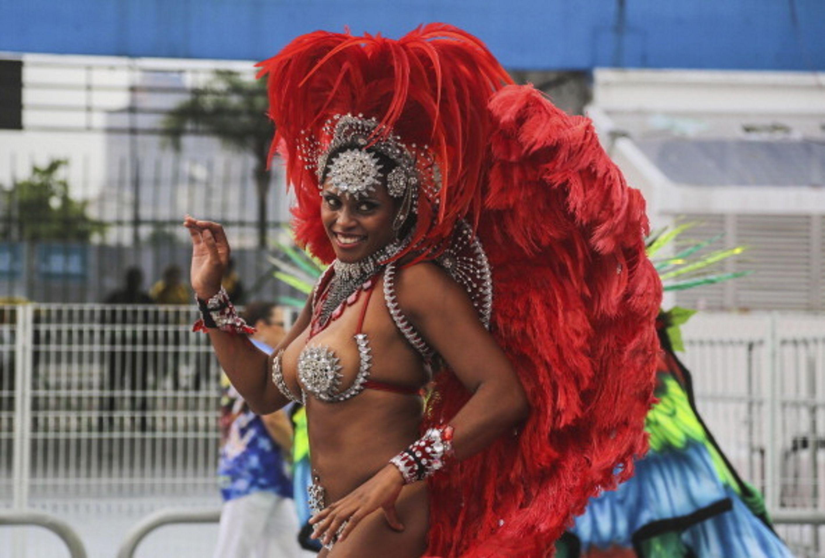 Karneval v Riu de Janeru - 13 - Brazílie žije všemi barvami. Karneval začal! (5/19)