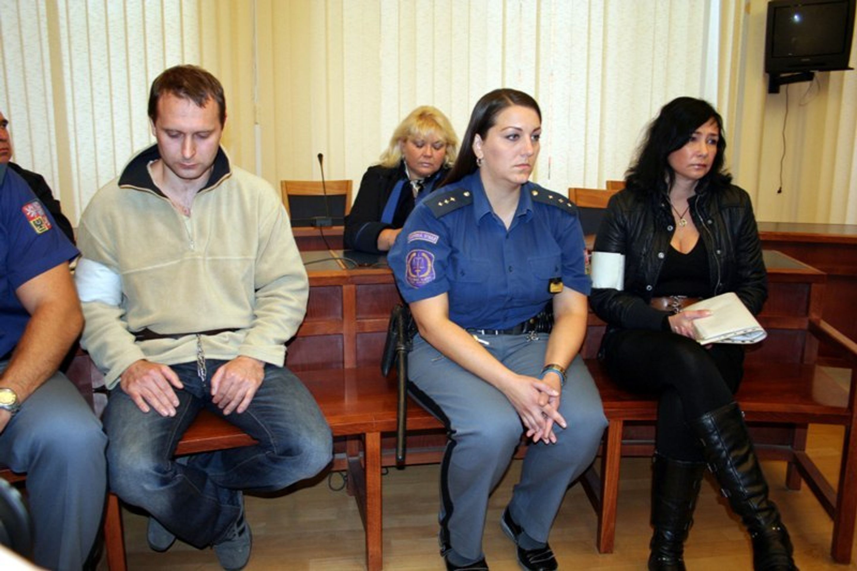 Onderkovi u soudu - údajní vrazi Vytopila - 4 - Soud s vrahy místostarosty Židenic Aleše Vytopila - Onderkovými (6/14)