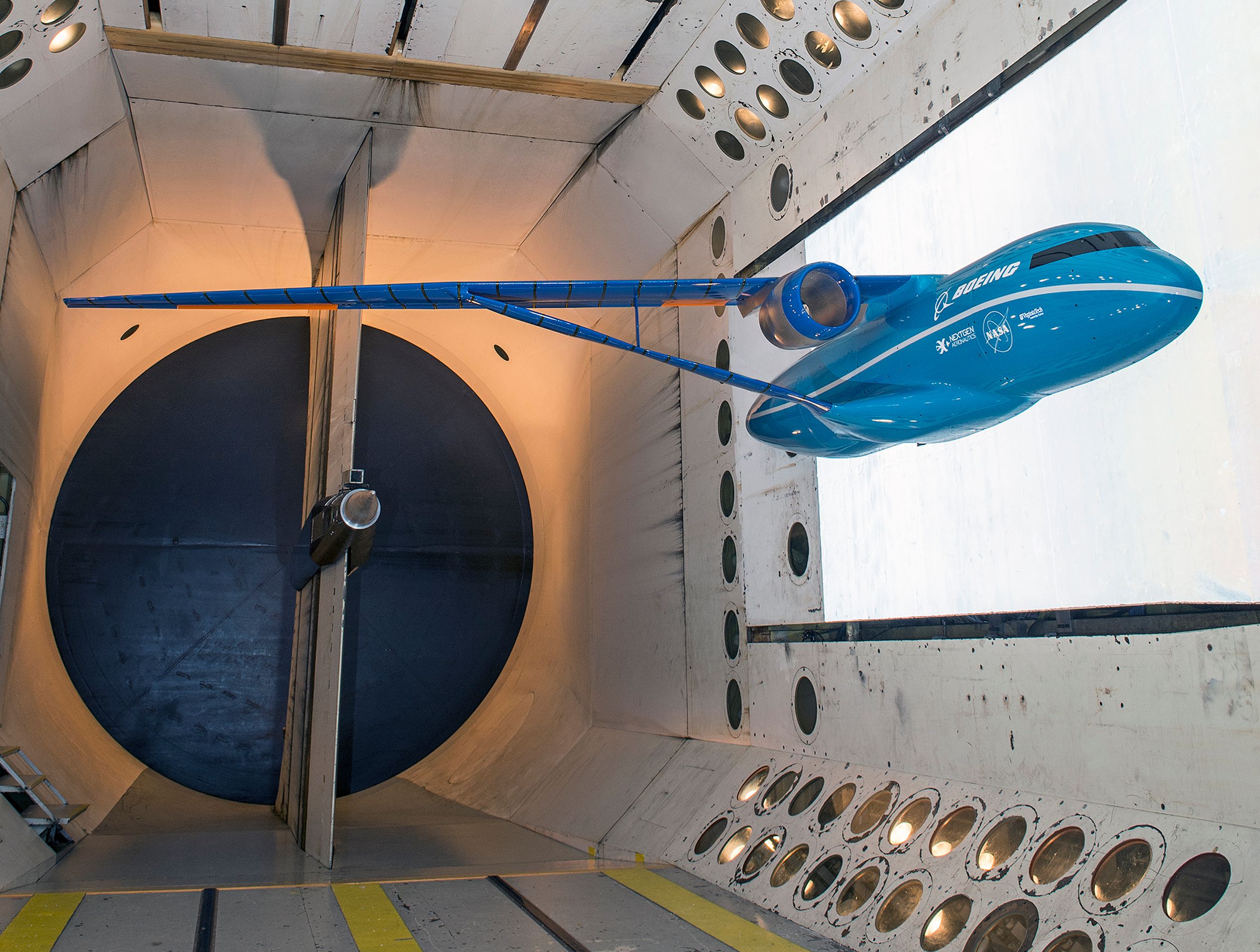 X-plane Test křídla ve větrném tunelu - GALERIE: Experimentální letadla X-planes (3/8)
