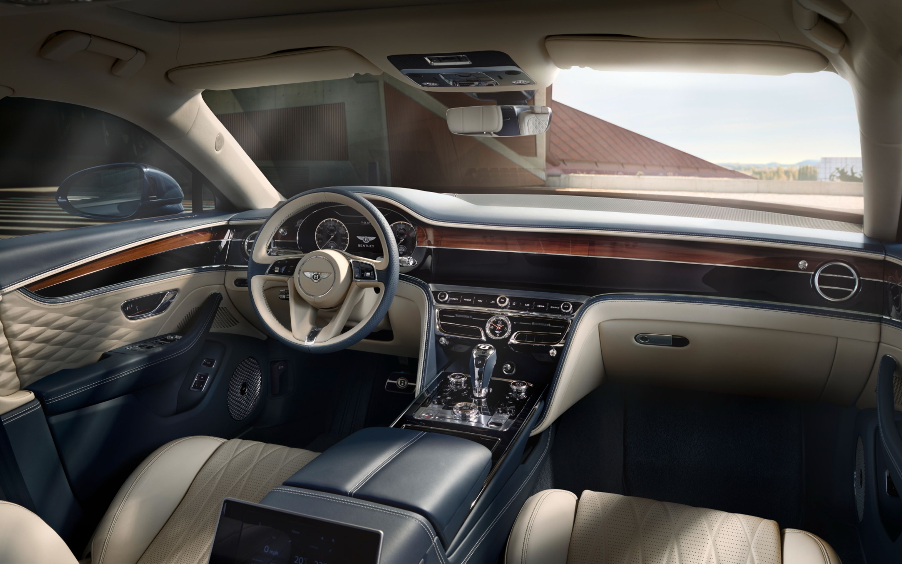 Bentley Flying Spur - 12 - Fotogalerie: Sportovní limuzína Bentley Flying Spur (5/14)