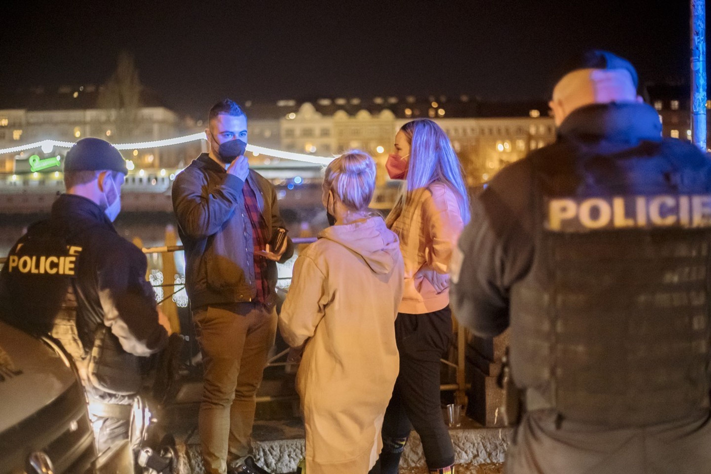 Zásah policie na pražské nápavce - 3 - GALERIE: Zásah policie na pražské nápavce (3/7)