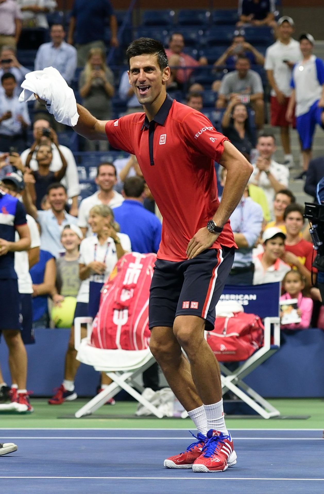 Novak Djokovič si zatančil na kurtu s fanouškem - GALERIE: Djokovič si zatančil na kurtu s fanouškem (3/5)