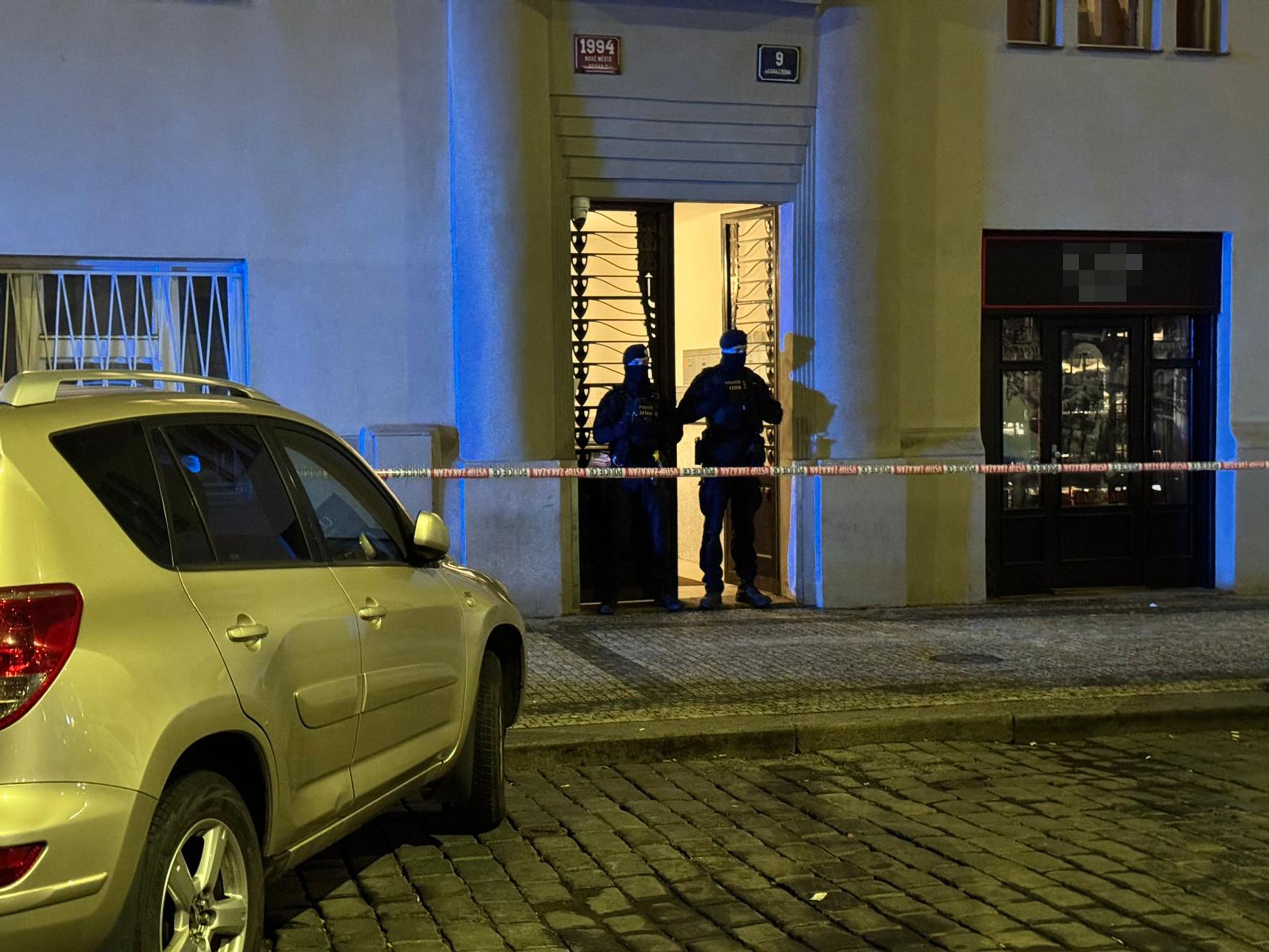 Pád muže z okna v pražské Gorazdově ulici - Pád muže z okna v pražské Gorazdově ulici (7/12)