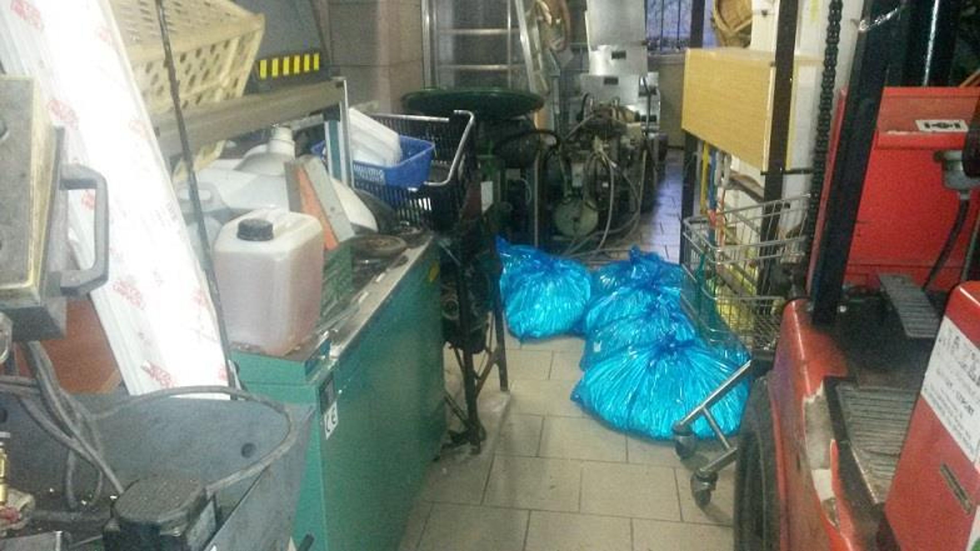 Uzavřené provozovny - CARRY TRADE s.r.o., Praha-Vysočany - GALERIE: Výběr z uzavřených provozoven (4/28)