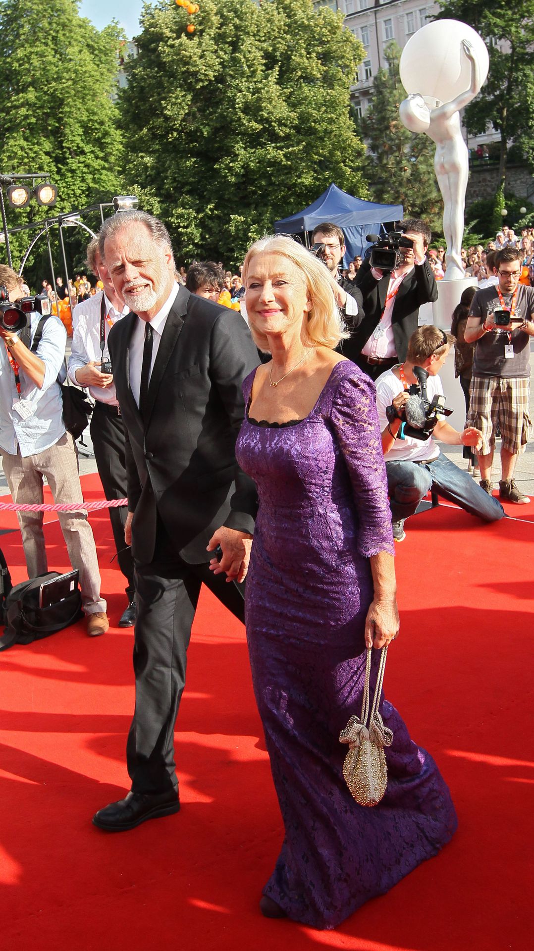 herečka Helen Mirren a její manžel režisér a producent Taylor Hackford - Zahájení festivalu v Karlových Varech (2/6)