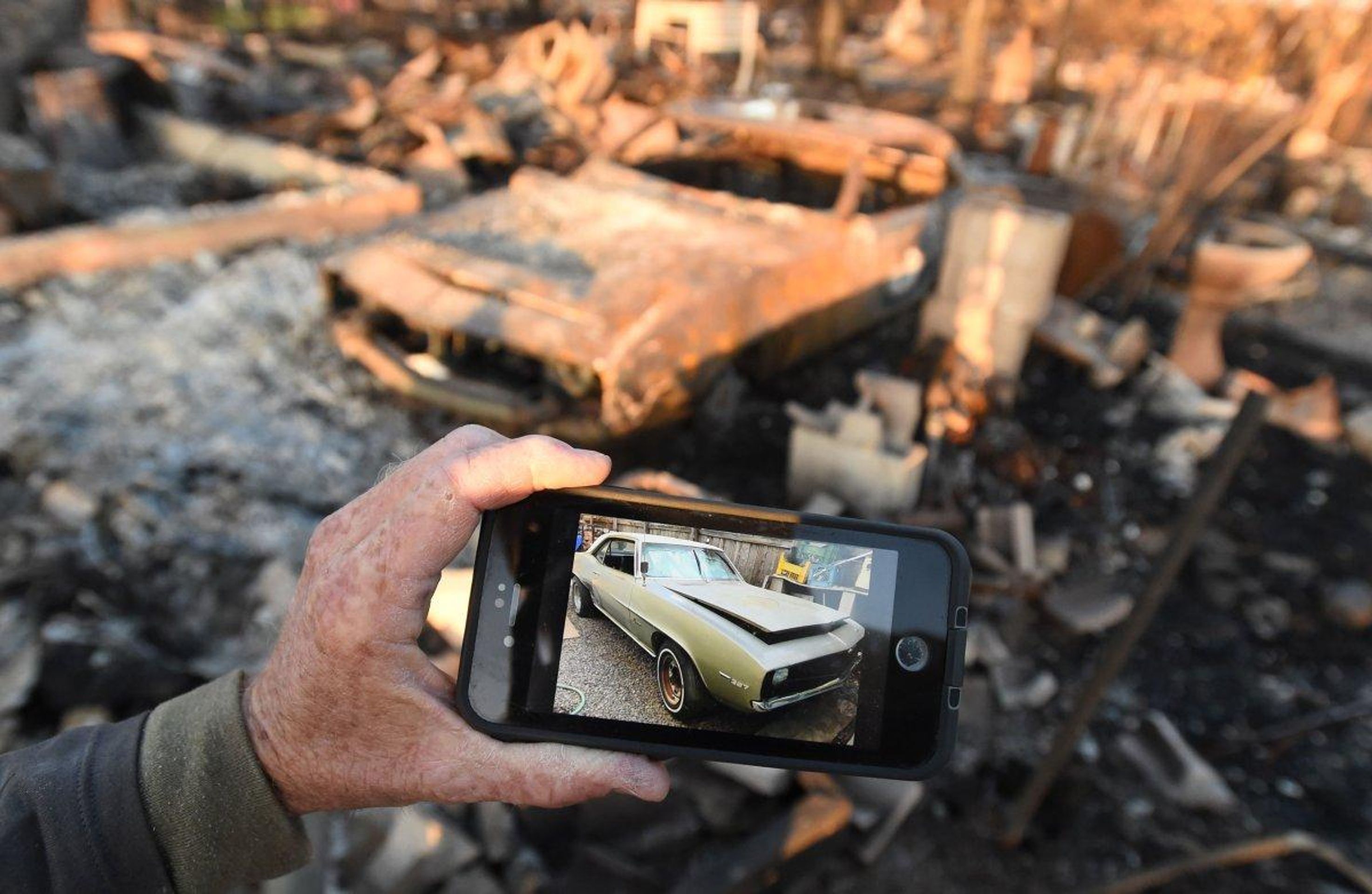 požár - 7 - FOTOGALERIE: Požáry v Kalifornii zničily i sbírku klasických aut (2/4)