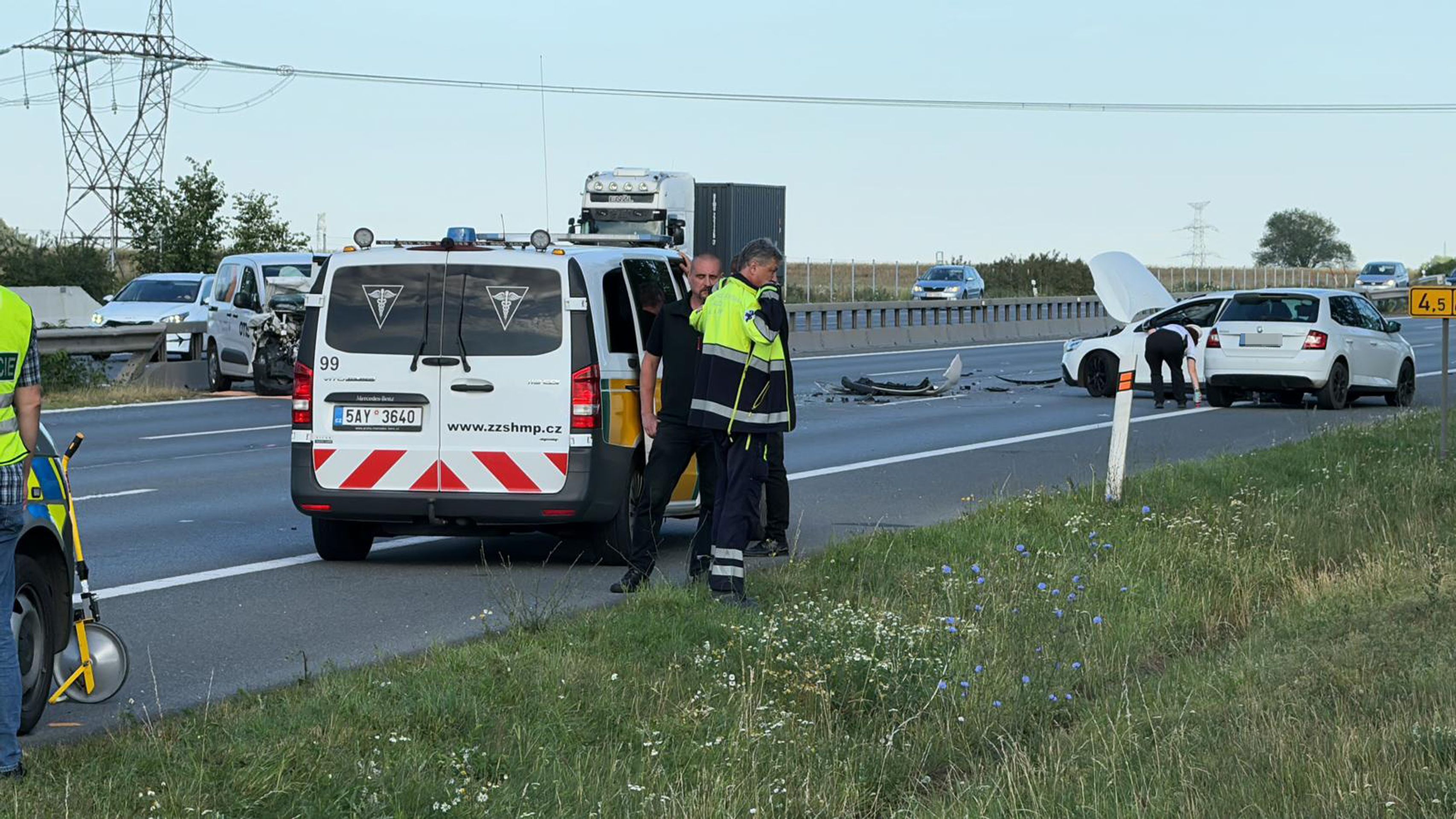 Vážná dopravní nehoda na D1 (5) - Vážná dopravní nehoda na D1 (7/21)