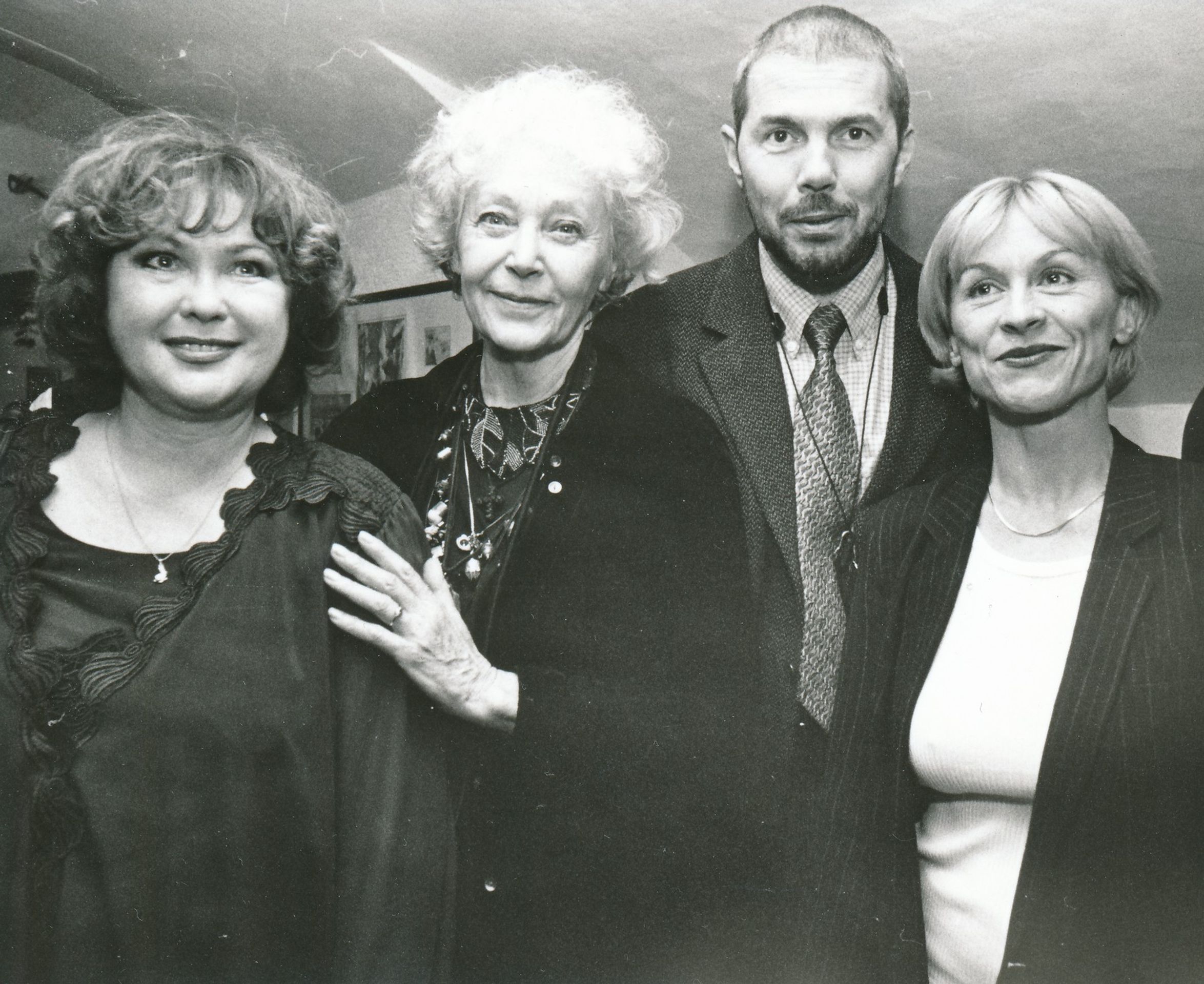 Zleva Naďa Konvalinková, Květa Fialová, Marek Eben a Dana Batulková, 1. 12. 1999 - Naďa Konvalinková (5/6)