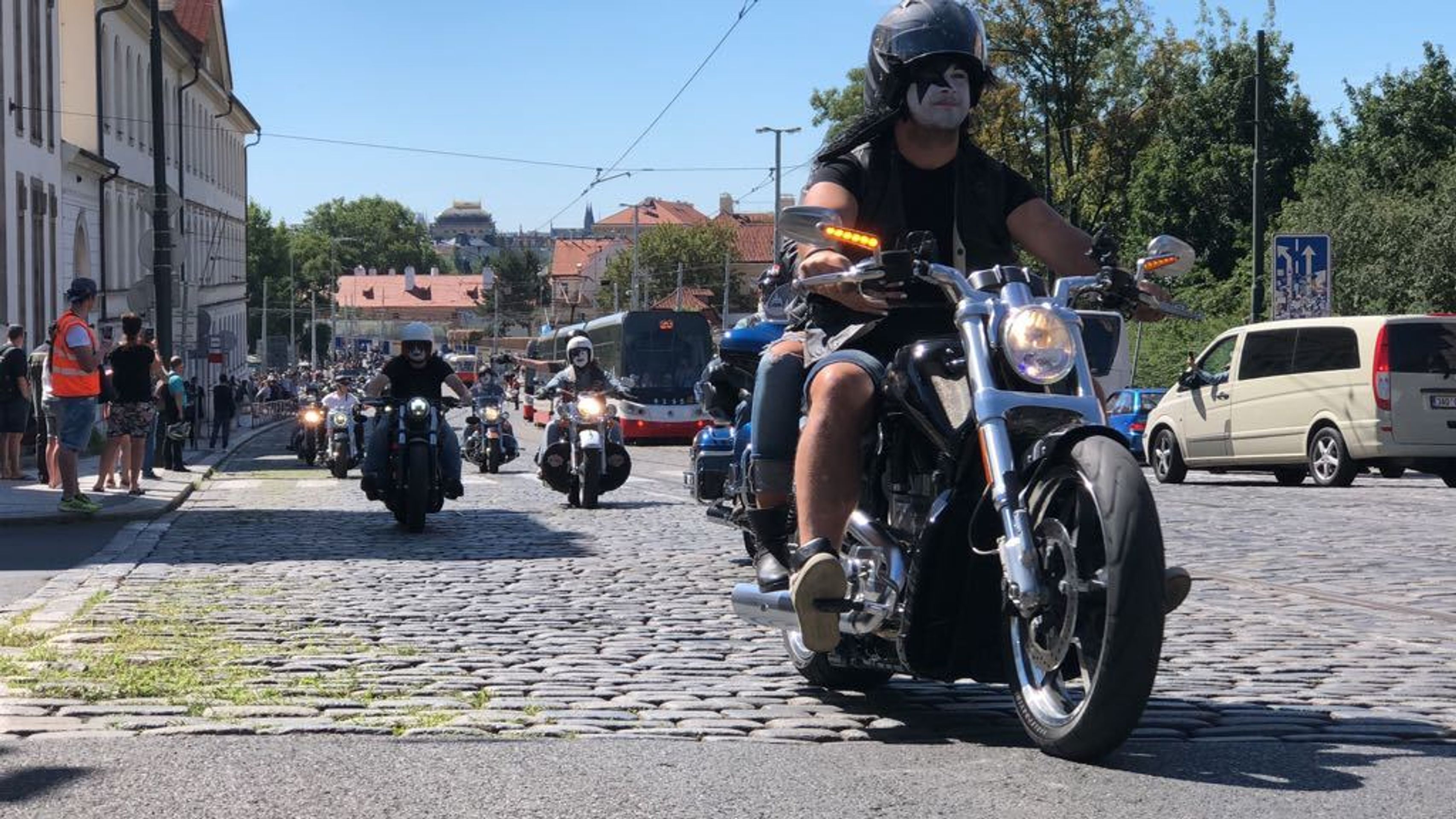 Spanilá jízda Harley Davidson v Praze 2018 - 6 - GALERIE: Spanilá jízda Harley Davidson 2018 v Praze (4/9)