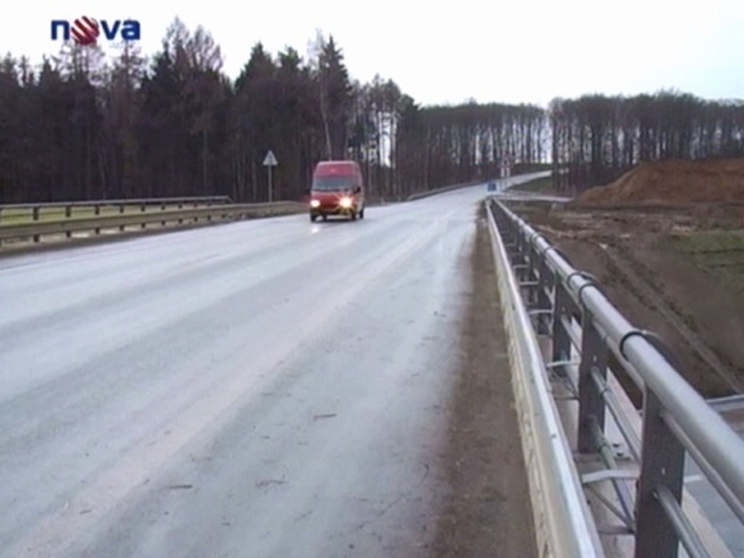 Nová dálnice - Hradecká dálnice slavnostně otevřena (2/3)
