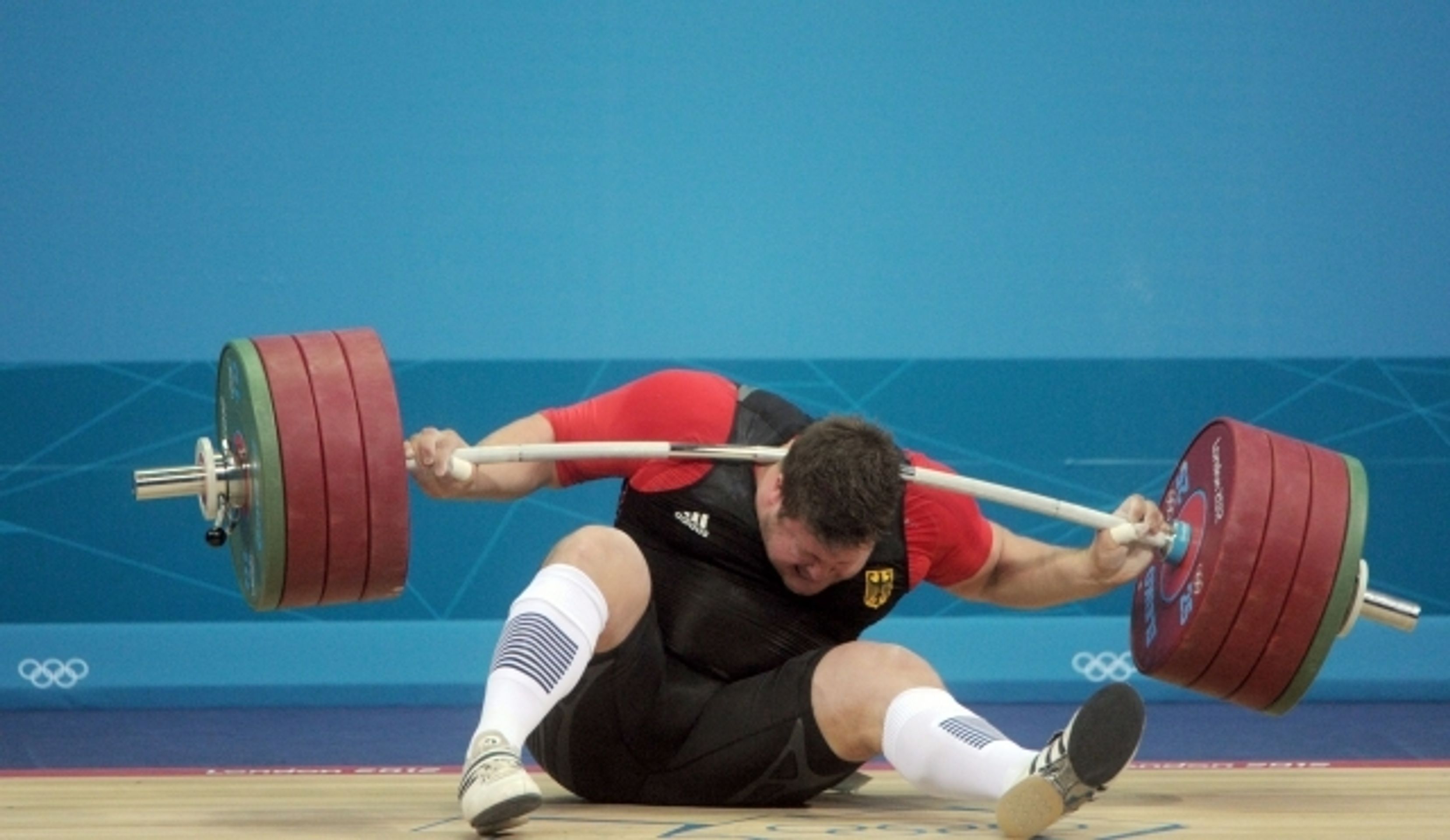 Vzpěrač Matthias Steiner - 10 - GALERIE: Vzpěrač Matthias Steiner pod činkou (4/10)