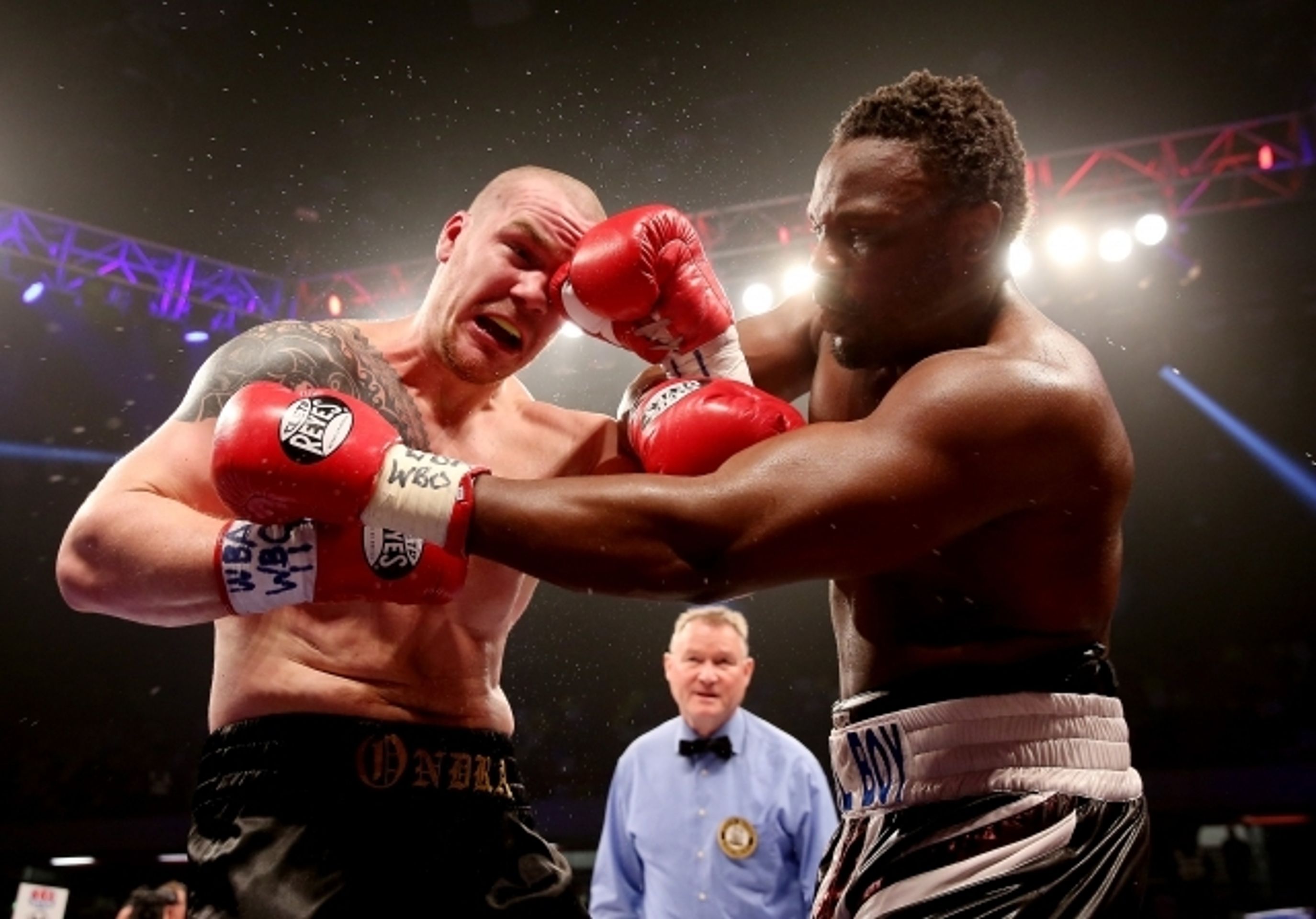 Ondřej Pála vs. Dereck Chisora - 2 - GALERIE: Ondřej Pála vs. Dereck Chisora (2/9)