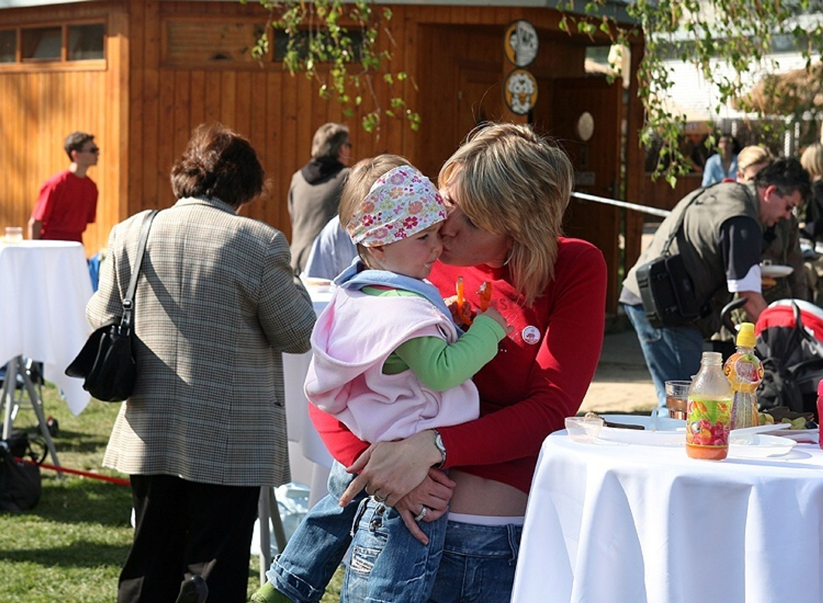 Novohraní 2007: v pražské Zoo bylo připraveno bohaté občerstvení - Novohraní v Zoo očima fotografa (8/20)