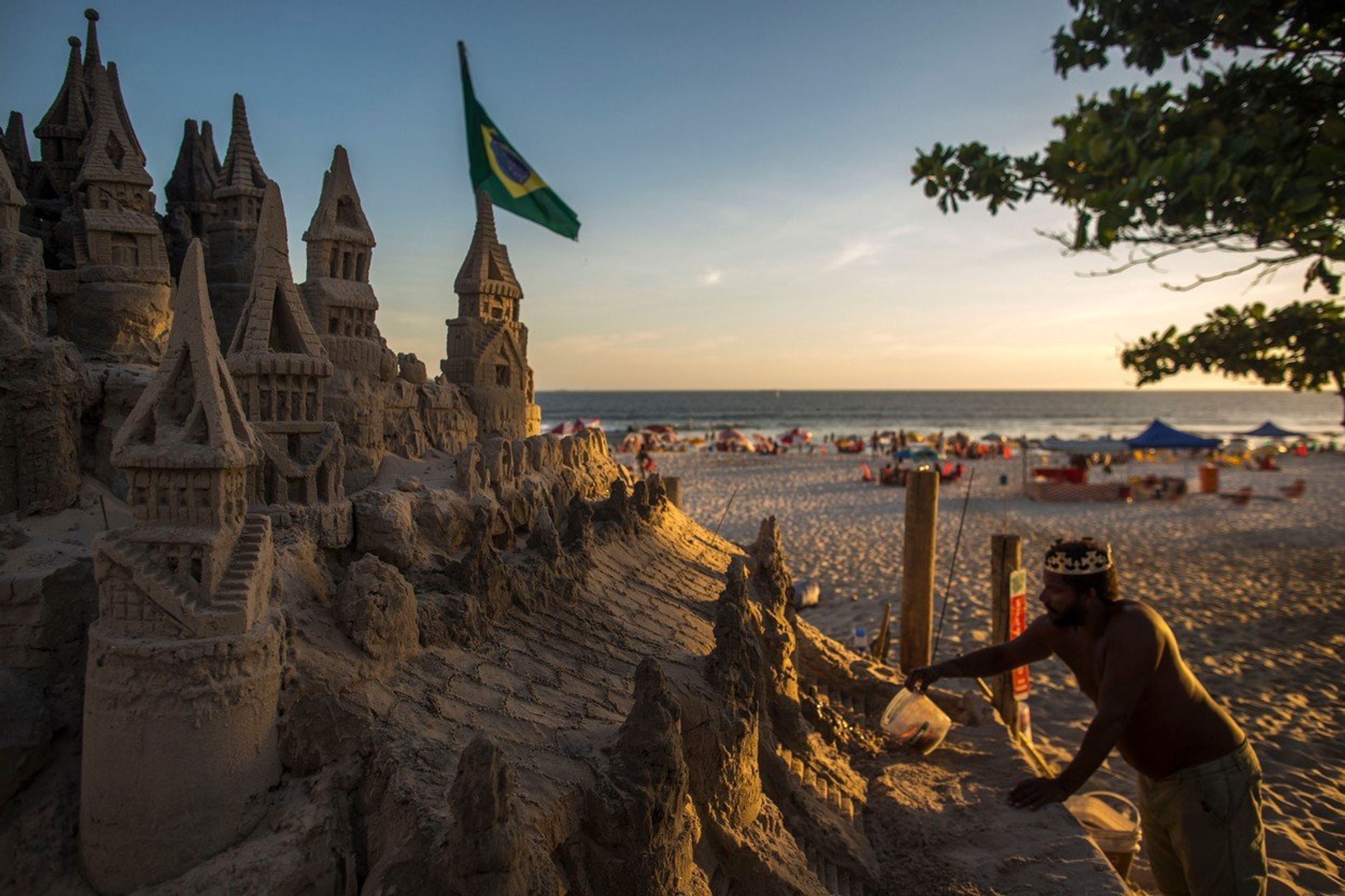 Brazilčan Marcio žije na pláži ve svém hradě z písku - 4 - GALERIE: Brazilčan Marcio žije na pláži ve svém hradě z písku (4/5)