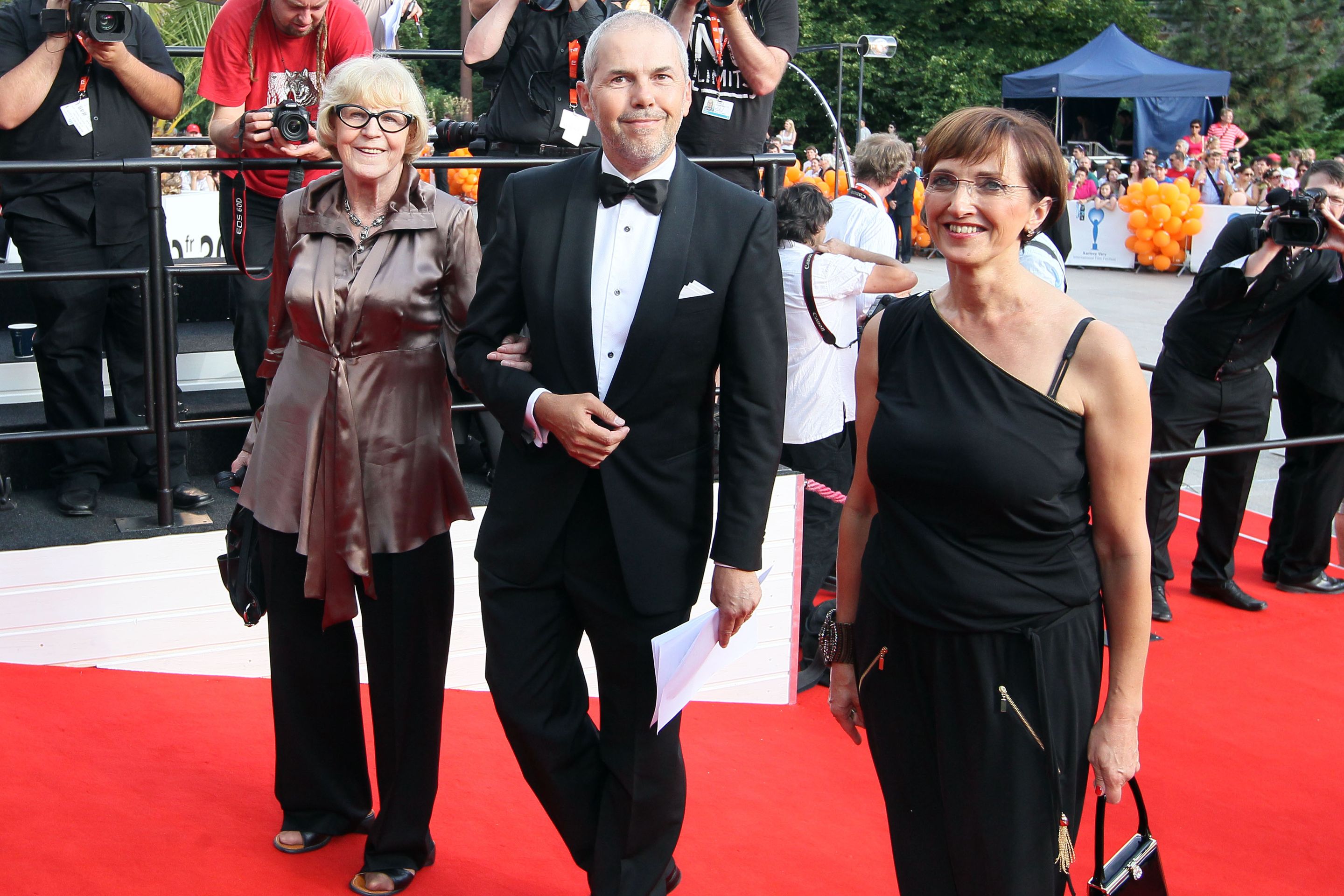 Eva Zaoralová a Marek Eben a Alena Hanáková - Zahájení festivalu v Karlových Varech (1/6)