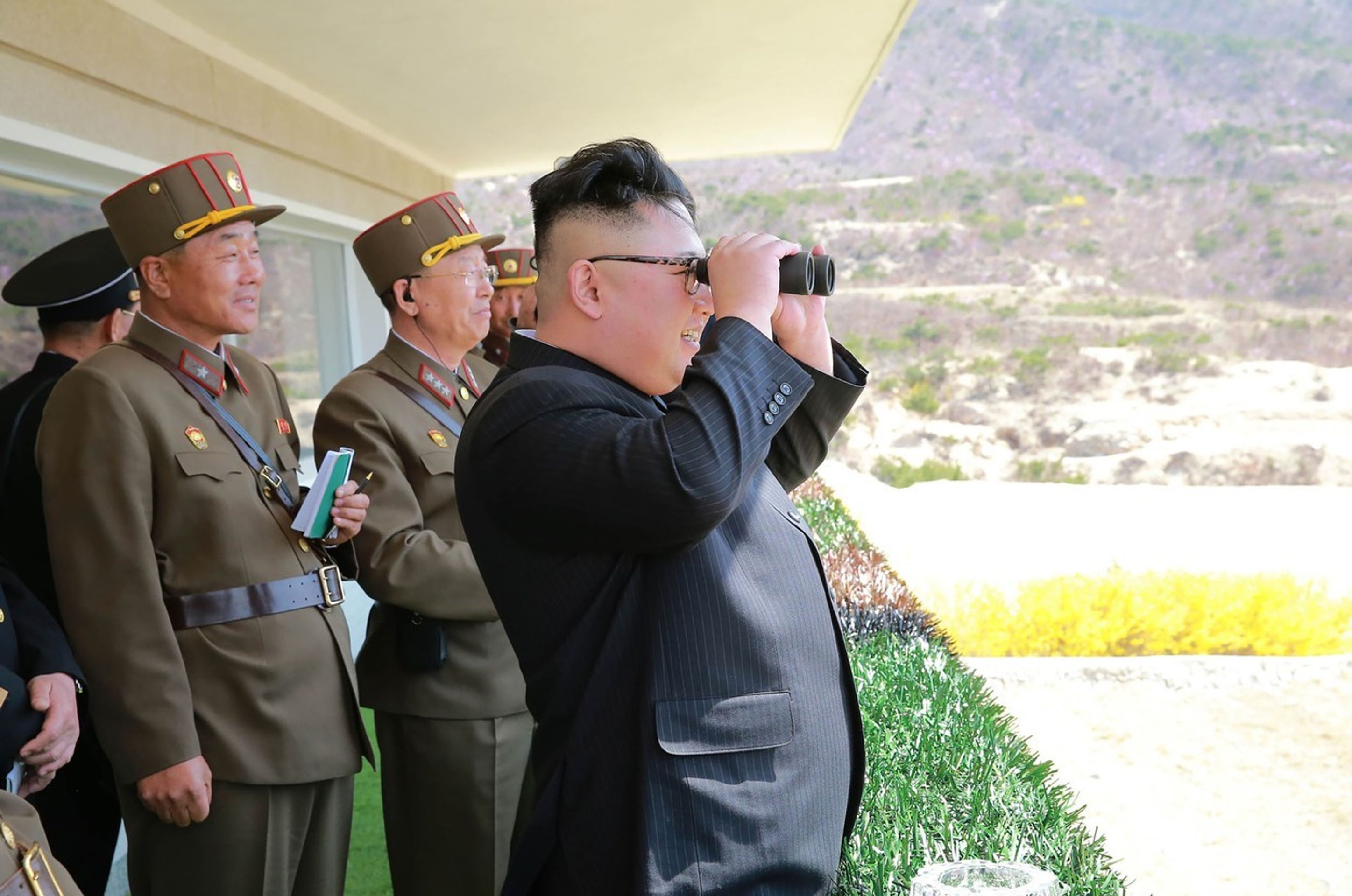 KLDR slaví 105. narozeniny Kim Ir-Sena - 5 - GALERIE: KLDR slaví 105. narozeniny Kim Ir-Sena (5/5)