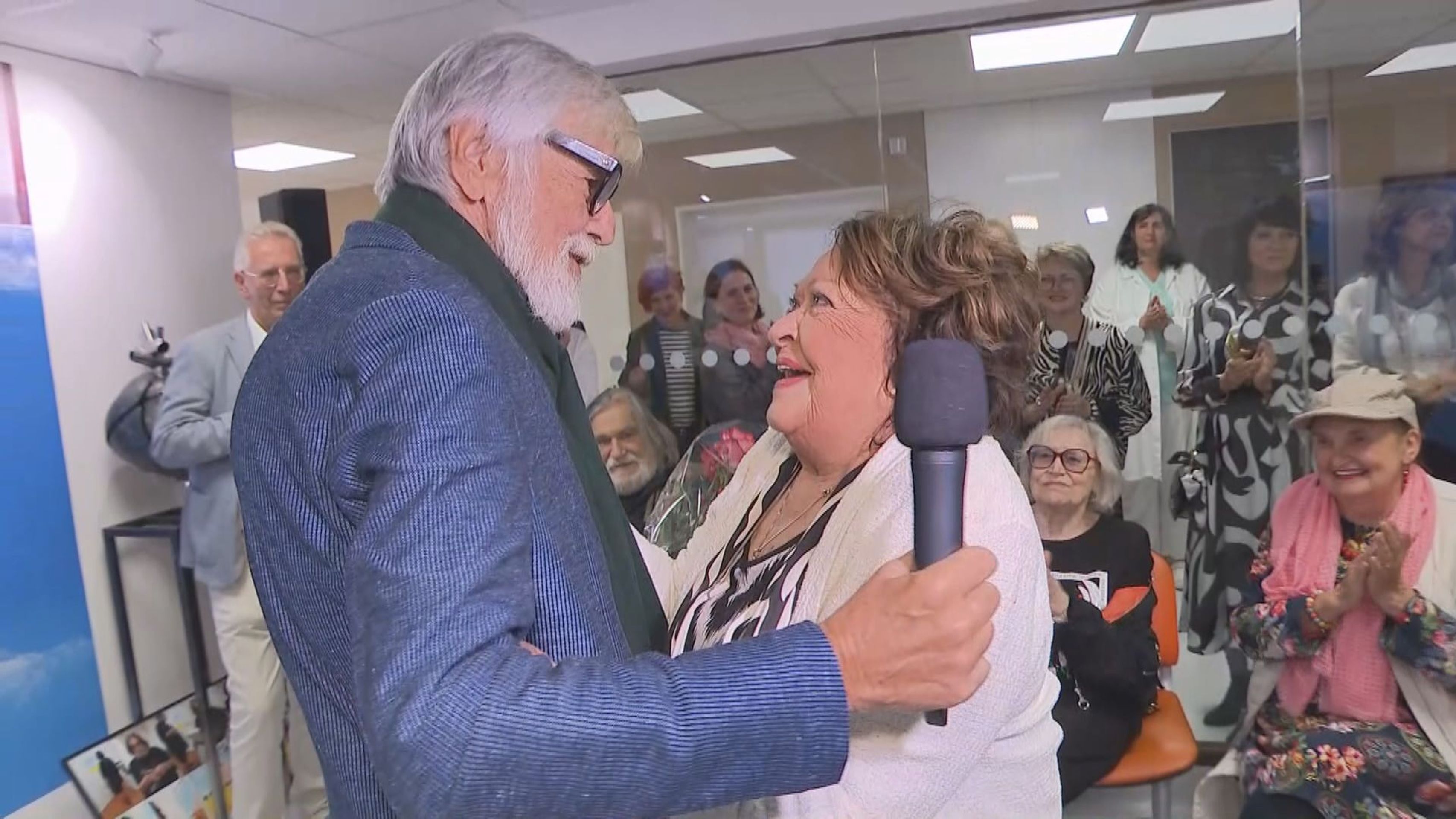 Jiří Bartoška a Jiřina Bohdalová - Hosté na vernisáži Petra Neužila (12/15)