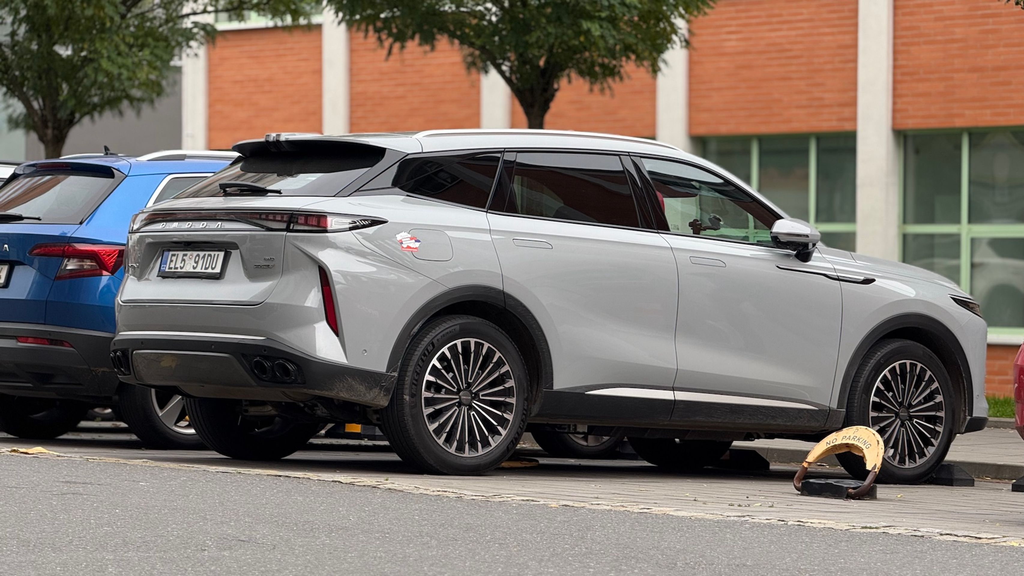SUV Omoda 9 SHS překonalo český rekord - Čínské SUV Omoda 9 SHS překonalo český rekord (7/8)
