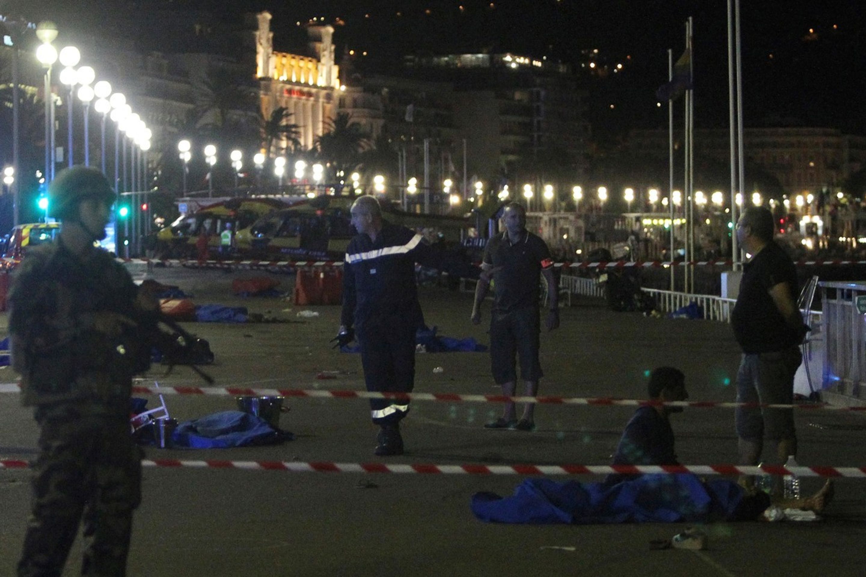 Teroristický útok ve francouzském Nice - 3 - GALERIE: Teroristický útok v Nice (13/17)