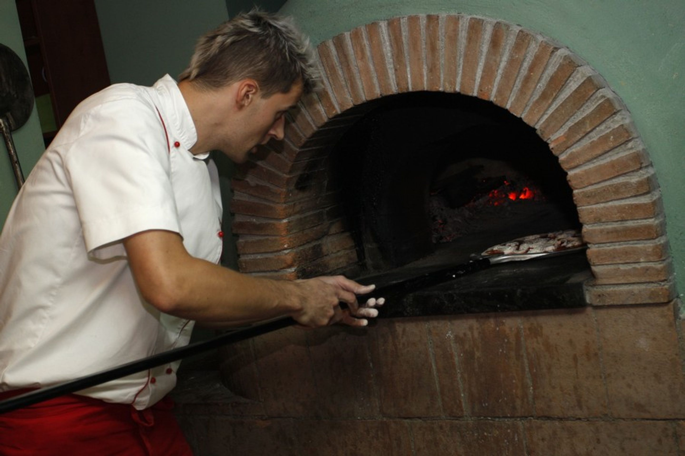 V Praze se dnes soutěžilo v přípravě italské pizzy-14 - GALERIE: Pizza (10/18)