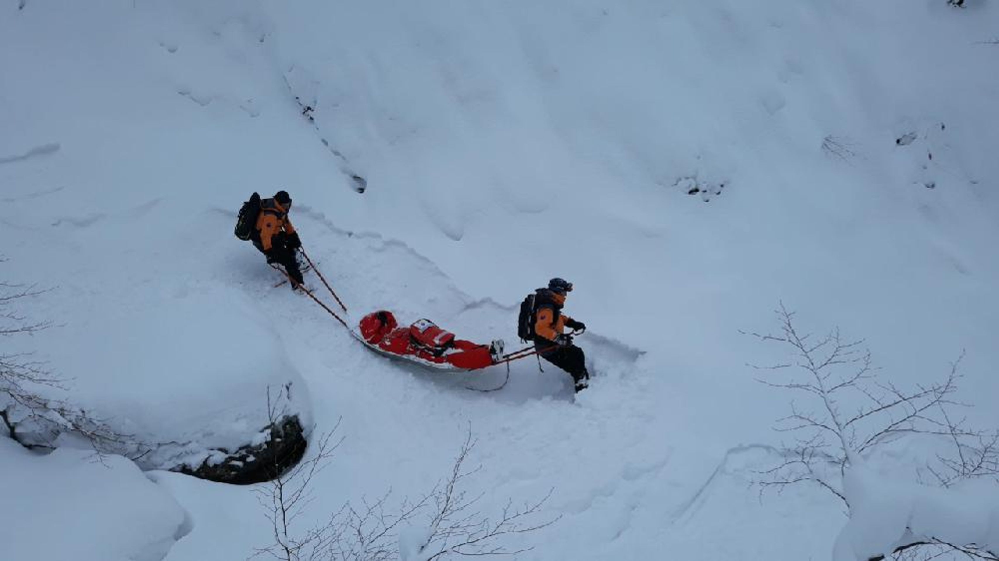 Smrtelná nehoda skialpinistů po pádu laviny na Slovensku - 4 - GALERIE: Smrtelná nehoda skialpinistů po pádu laviny na Slovensku (4/4)