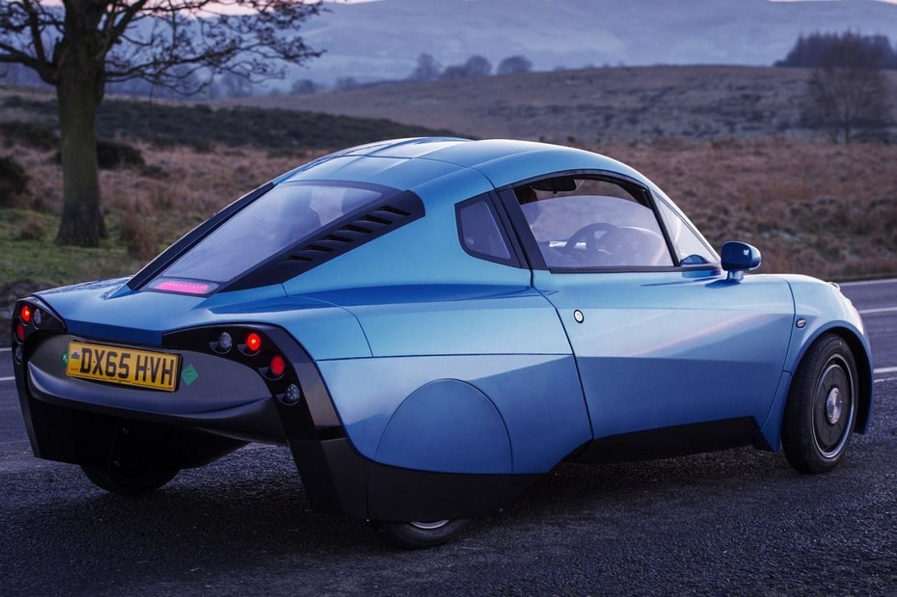 Nový automobil, který jezdí na vodík - 2 - GALERIE: Nový automobil, který jezdí na vodík (2/10)