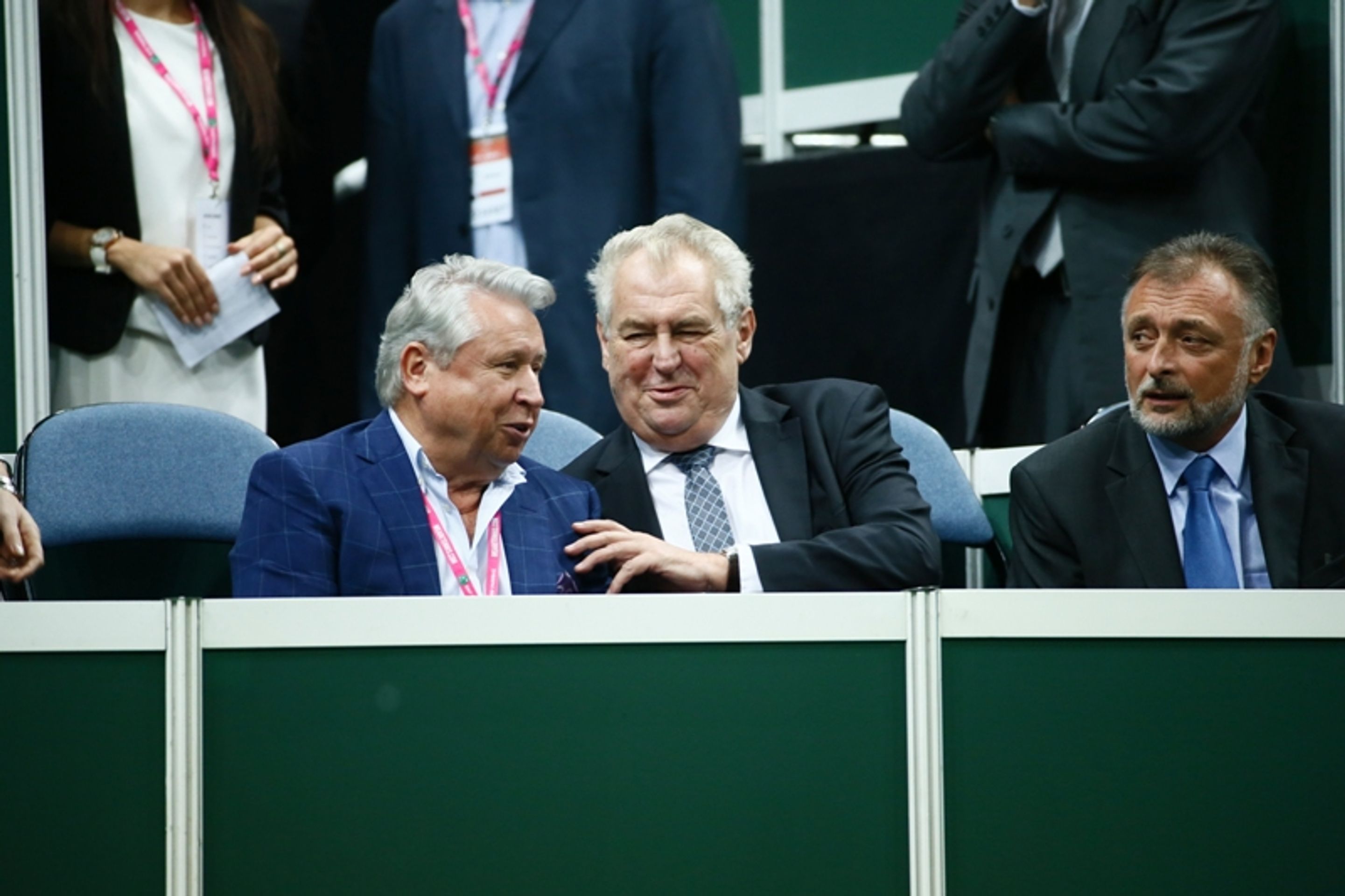 Miloš Zeman na Fed Cupu - GALERIE: Zemanův víkend - tenis a zabíjačka (4/6)