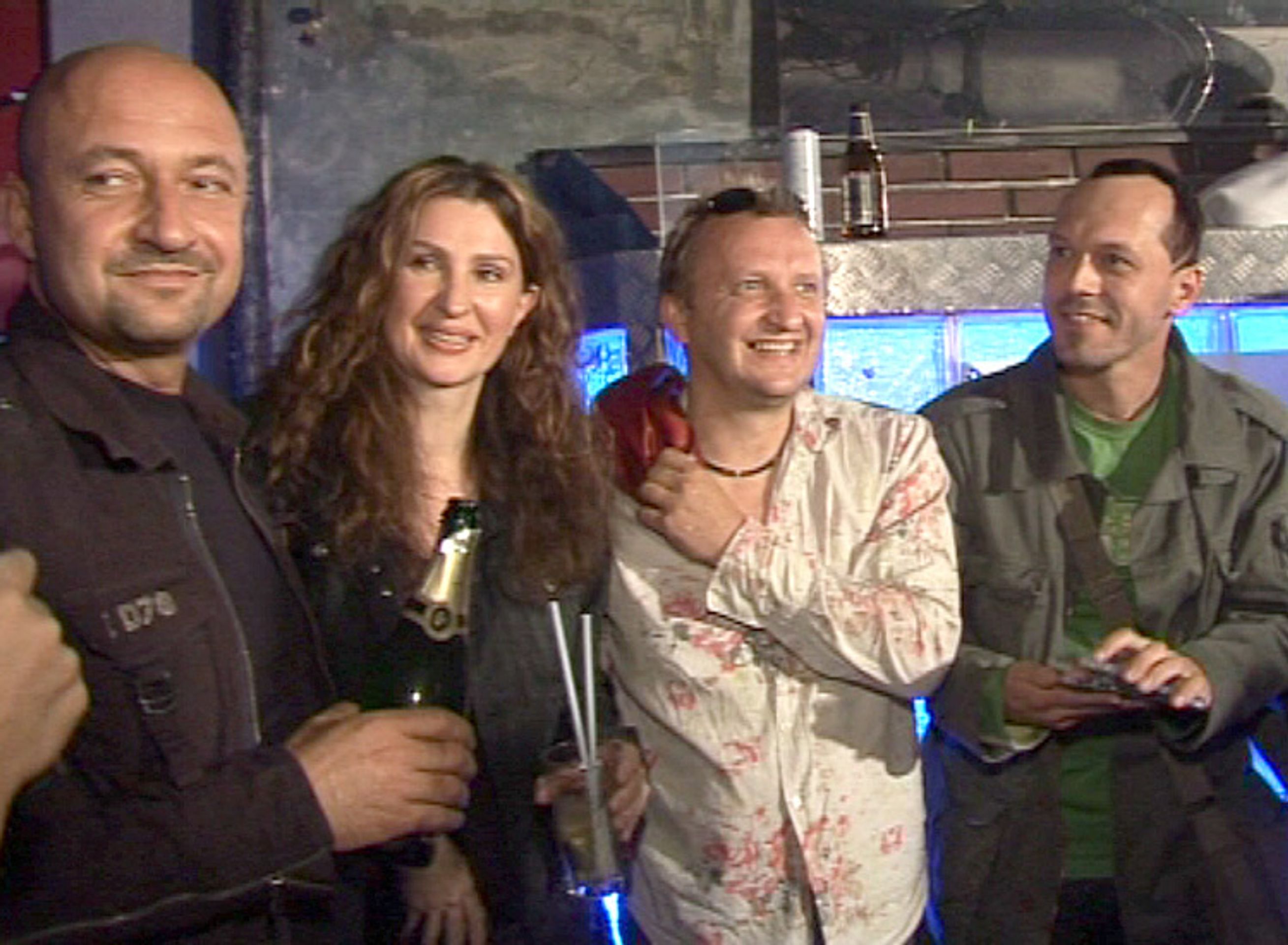 Křest CD k filmu Bestiář, zprava režisérka Irena Pavlásková, hudební skladatel Jiří Chlumecký a zpěvák Viktor Dyk.  - VIDEO: CD k filmu Bestiář - pokřtěno! (1/2)