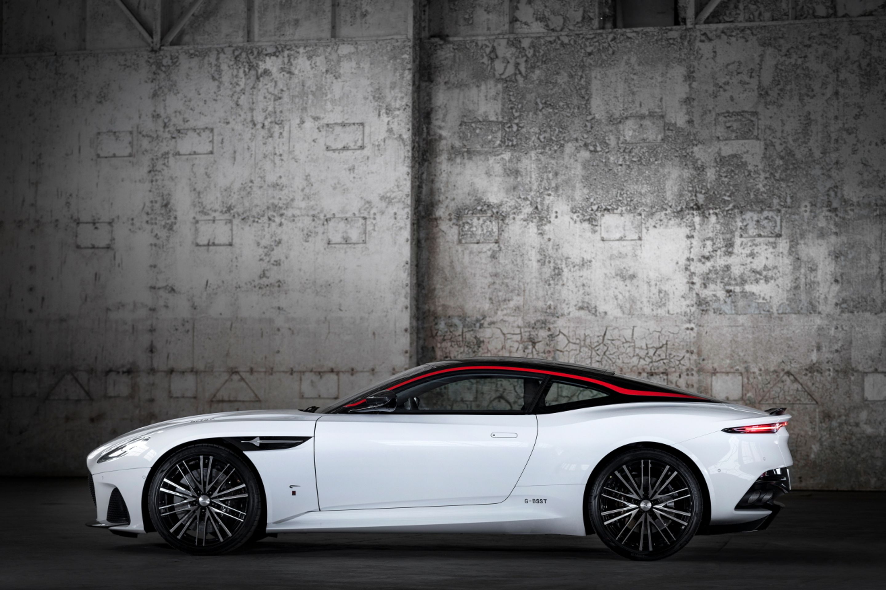 Aston Martin DBS Superleggera Concorde Edition - 23 - Fotogalerie: Nádherný Aston Martin odkazuje na nadzvukový Concorde (4/24)