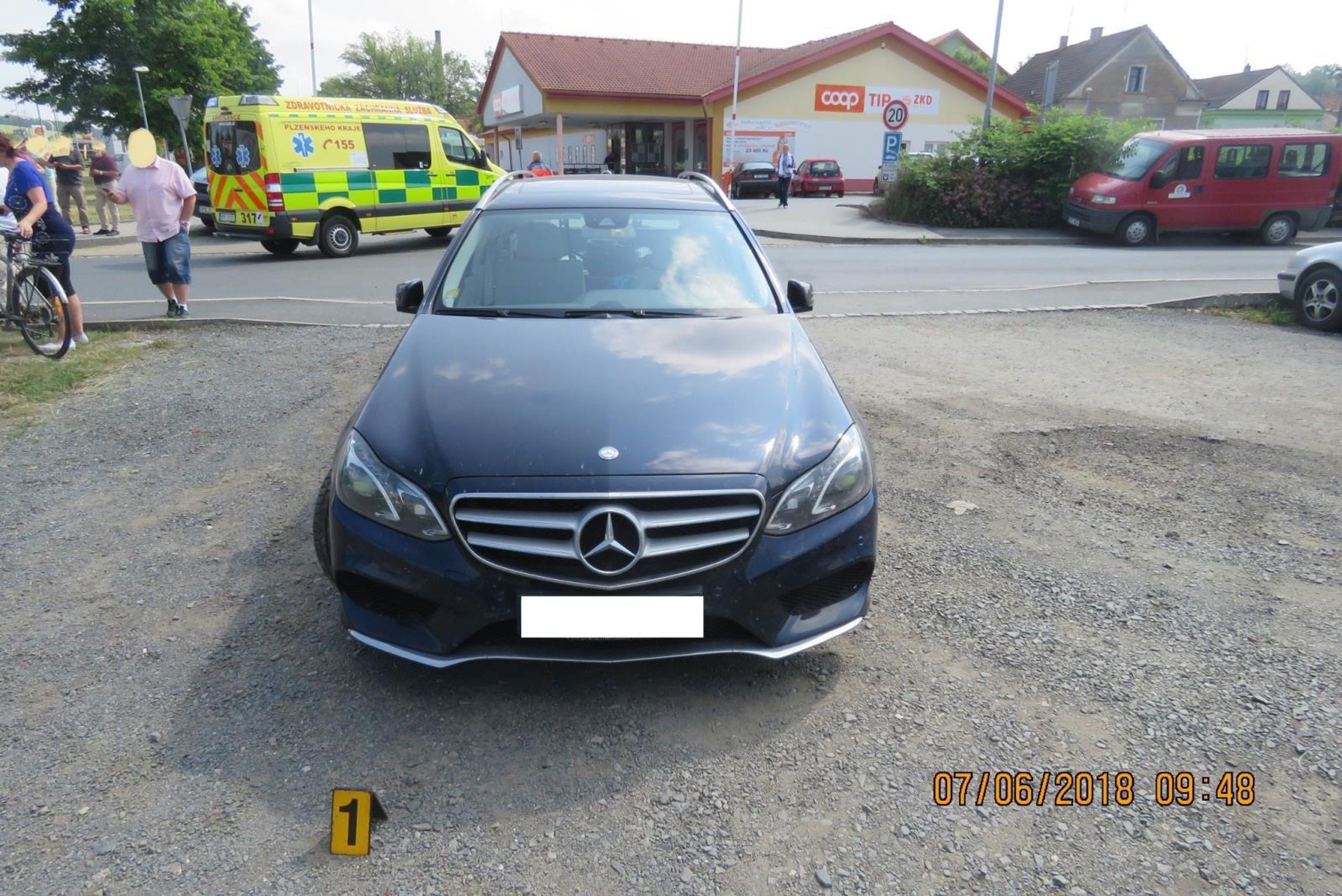 Muž přejel instruktora autoškoly, který ho šel napomenout - 3 - GALERIE: Muž přejel instruktora autoškoly, který ho šel napomenout (3/4)